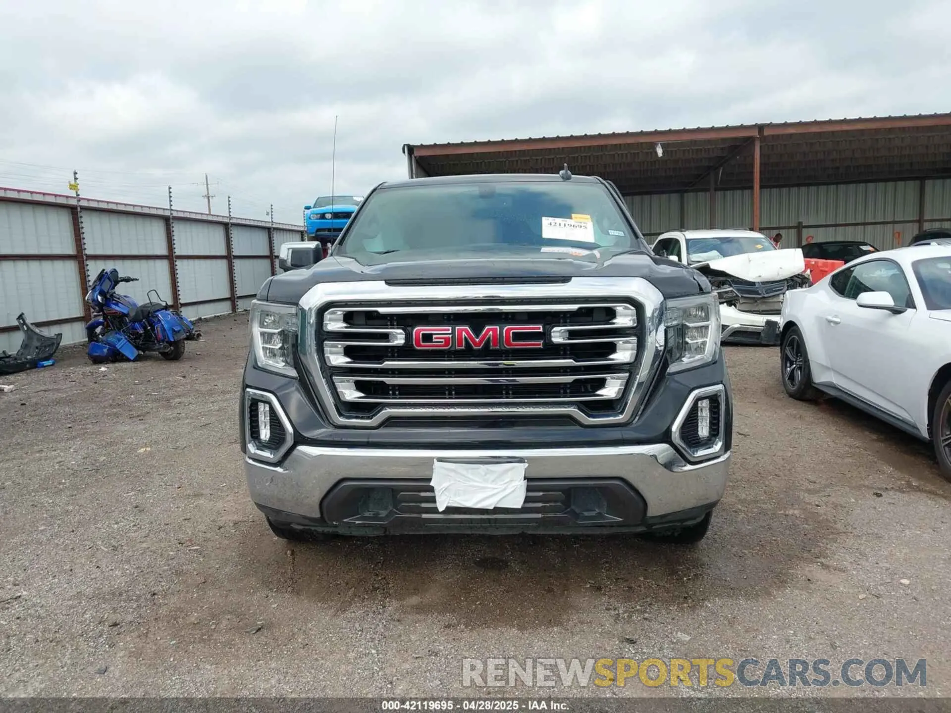 12 Photograph of a damaged car 3GTP8DED1MG111555 GMC SIERRA 1500 2021