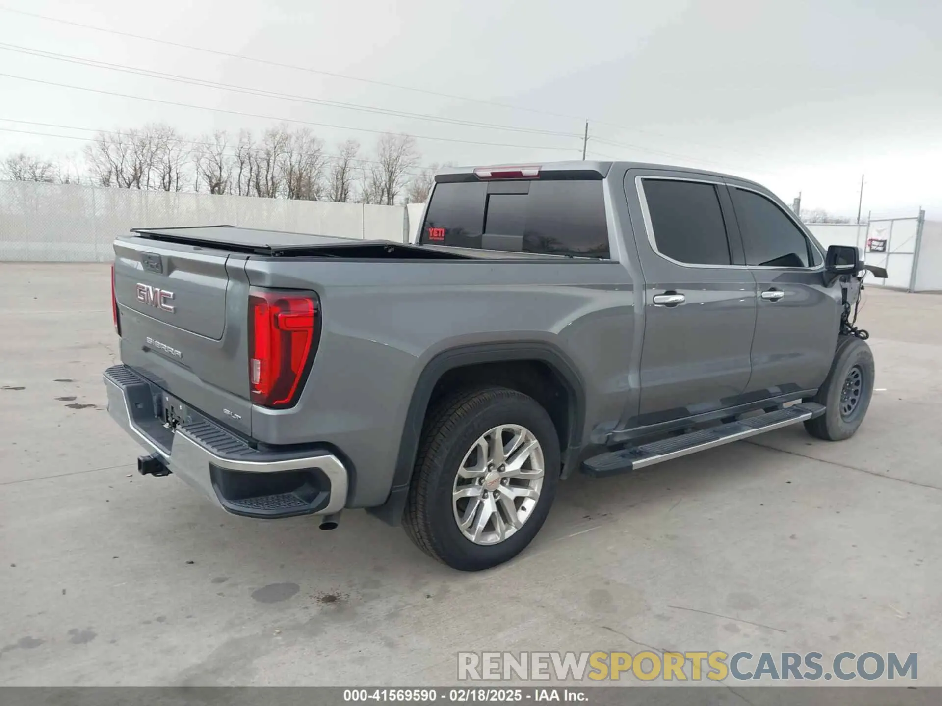 4 Photograph of a damaged car 3GTP8DED3MG401795 GMC SIERRA 1500 2021