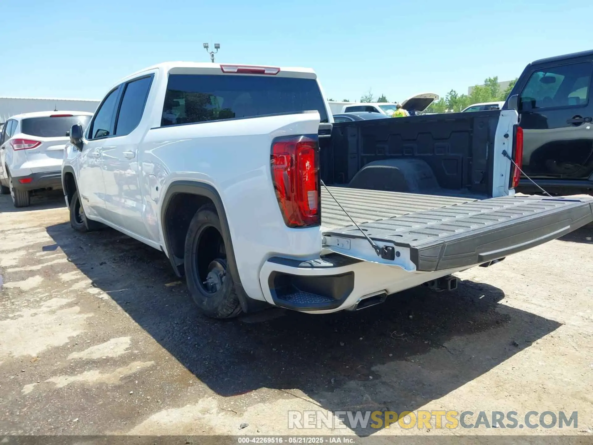 3 Photograph of a damaged car 3GTP9EEL1MG399717 GMC SIERRA 1500 2021