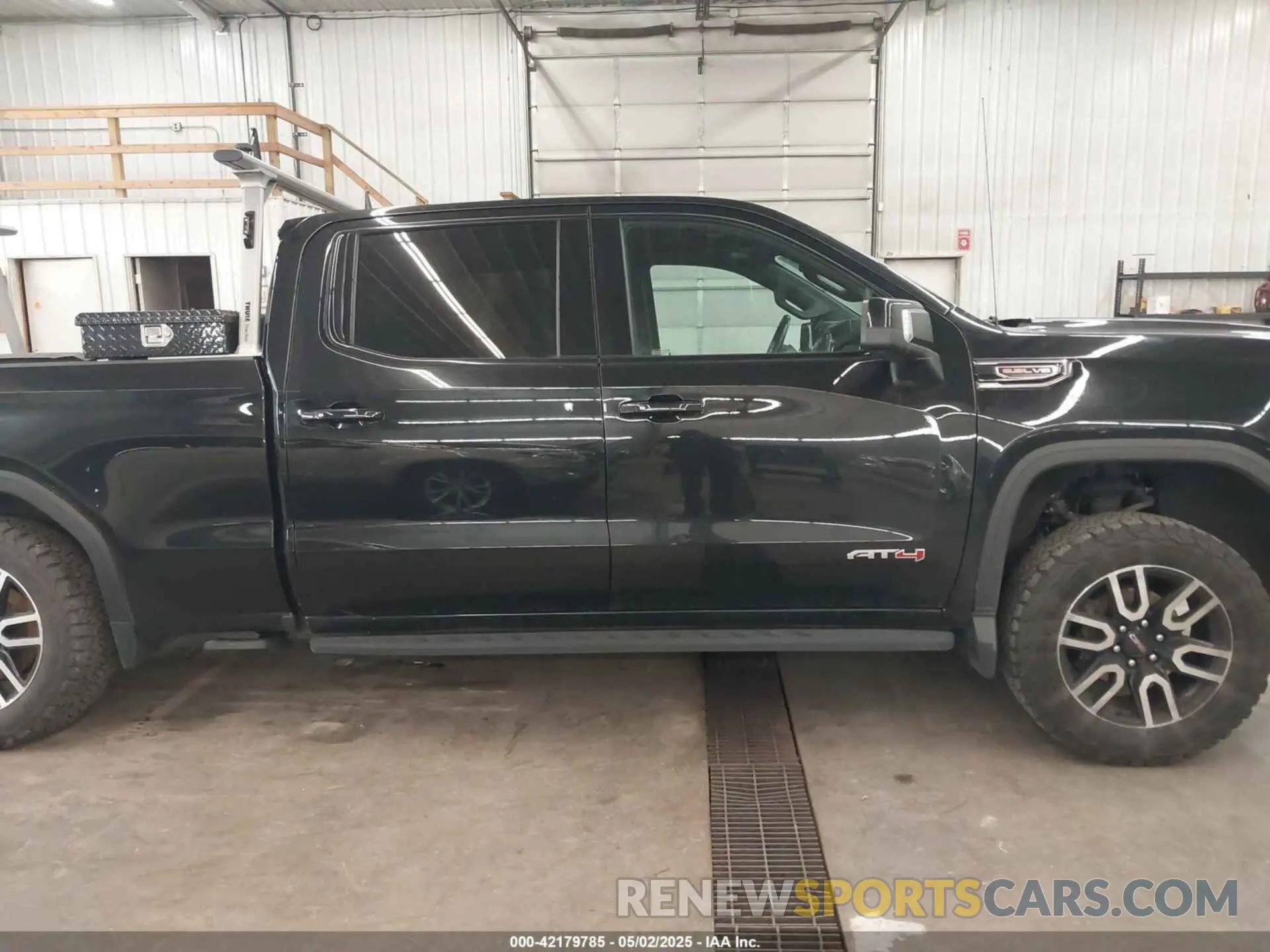 14 Photograph of a damaged car 3GTP9EEL2MG210086 GMC SIERRA 1500 2021
