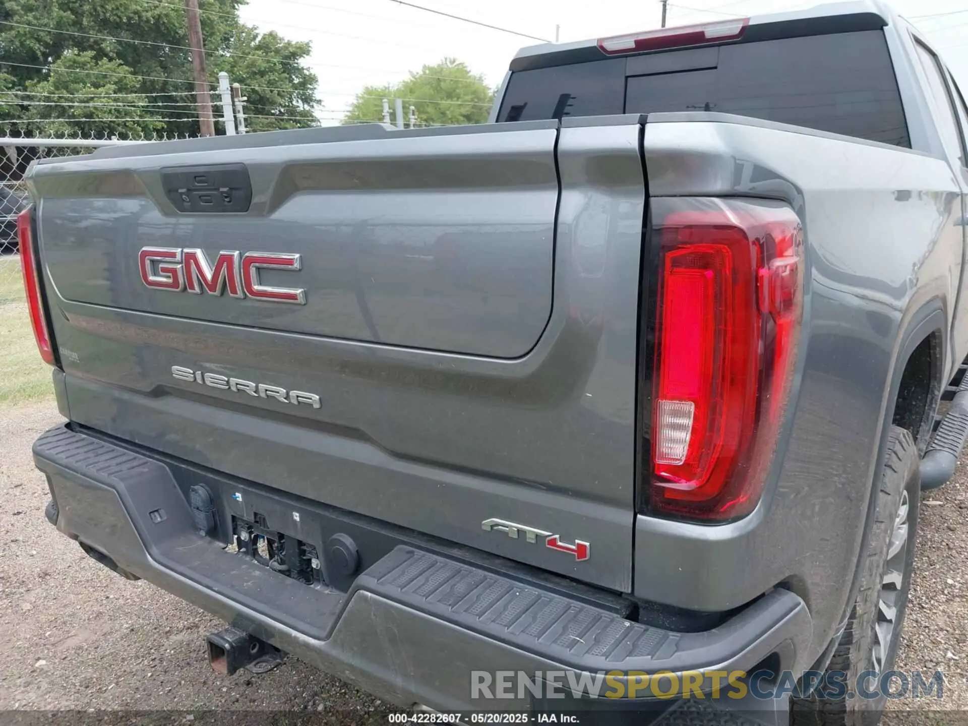 4 Photograph of a damaged car 3GTP9EEL3MG388668 GMC SIERRA 1500 2021