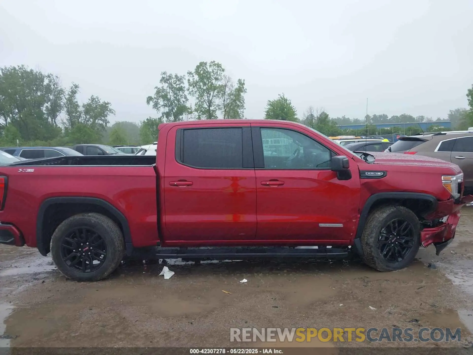 13 Photograph of a damaged car 3GTU9CED8MG441784 GMC SIERRA 1500 2021