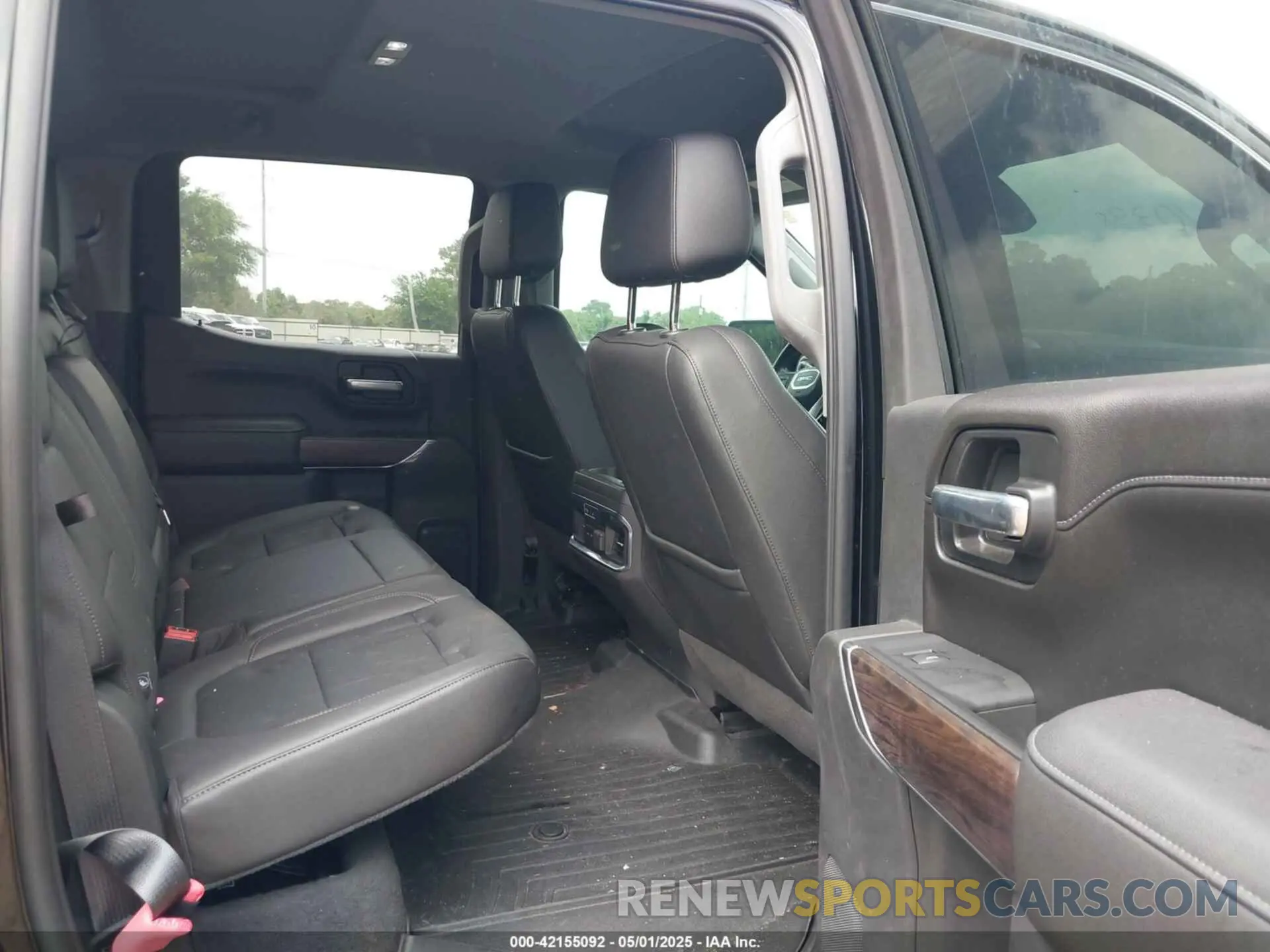 8 Photograph of a damaged car 3GTU9DED1MG207251 GMC SIERRA 1500 2021