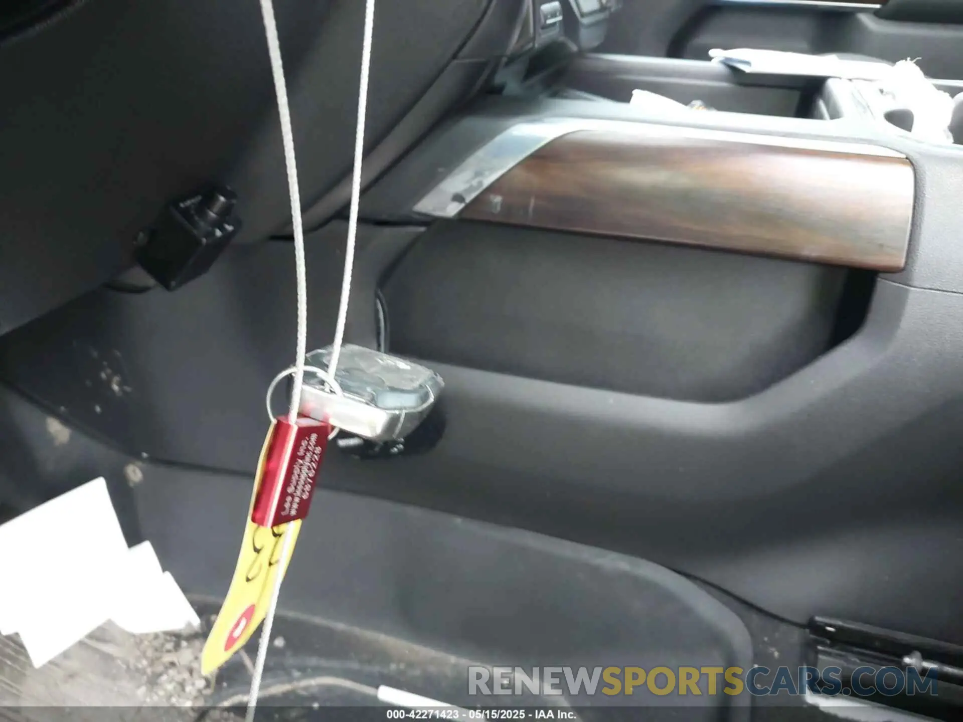11 Photograph of a damaged car 3GTU9DED3MG256869 GMC SIERRA 1500 2021