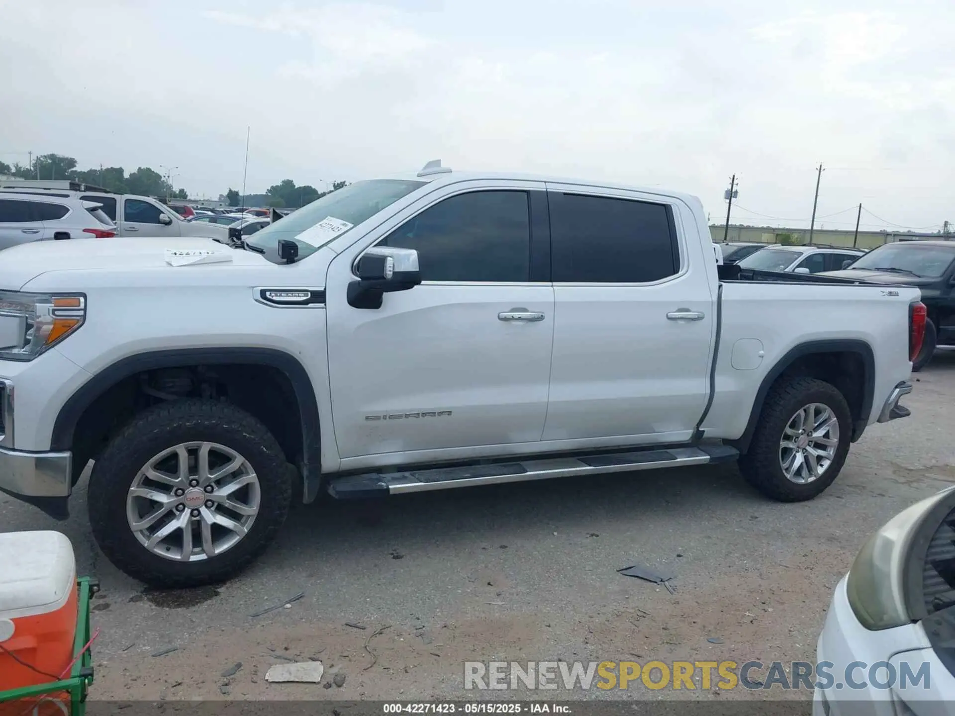 14 Photograph of a damaged car 3GTU9DED3MG256869 GMC SIERRA 1500 2021