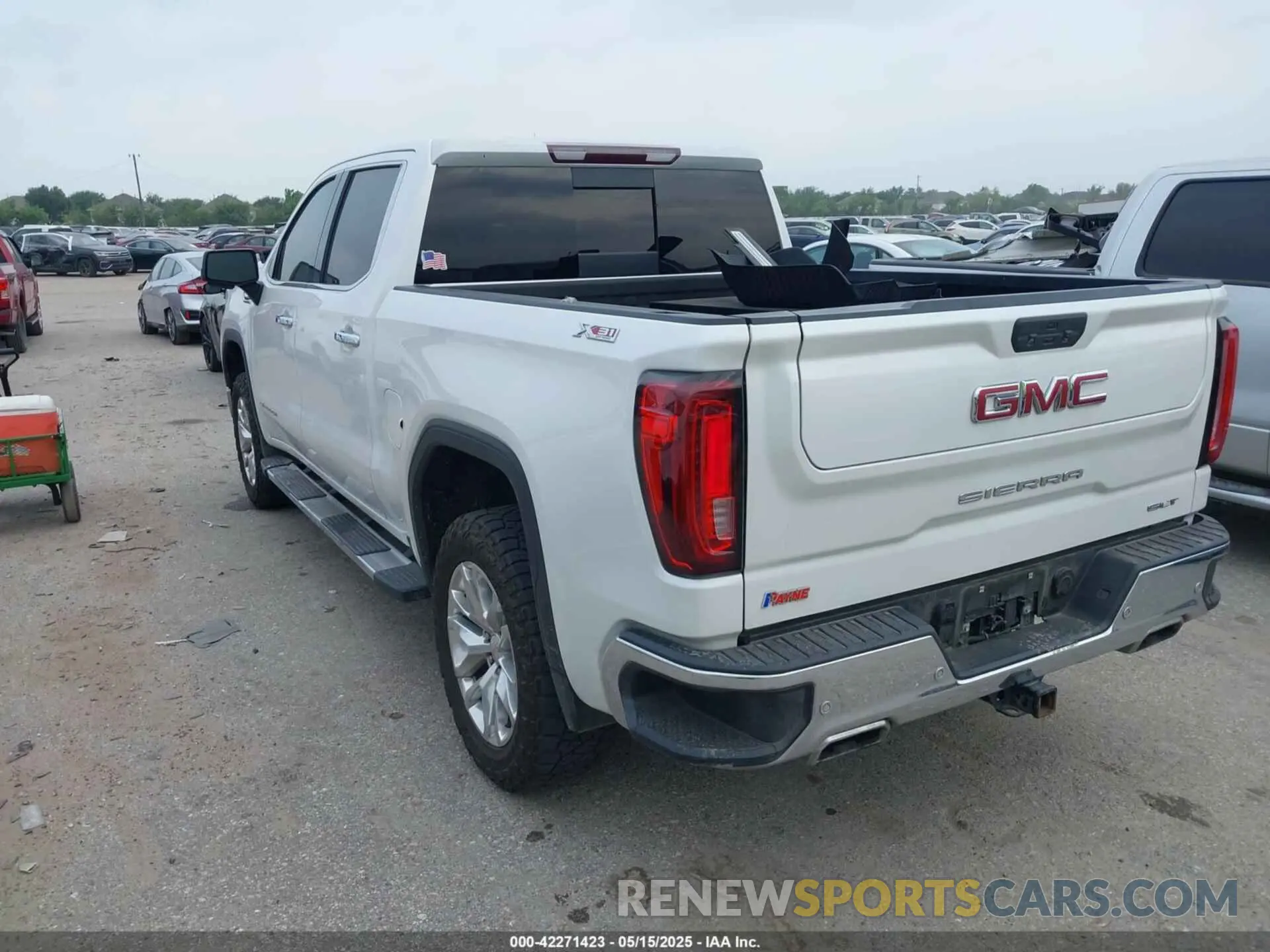 3 Photograph of a damaged car 3GTU9DED3MG256869 GMC SIERRA 1500 2021