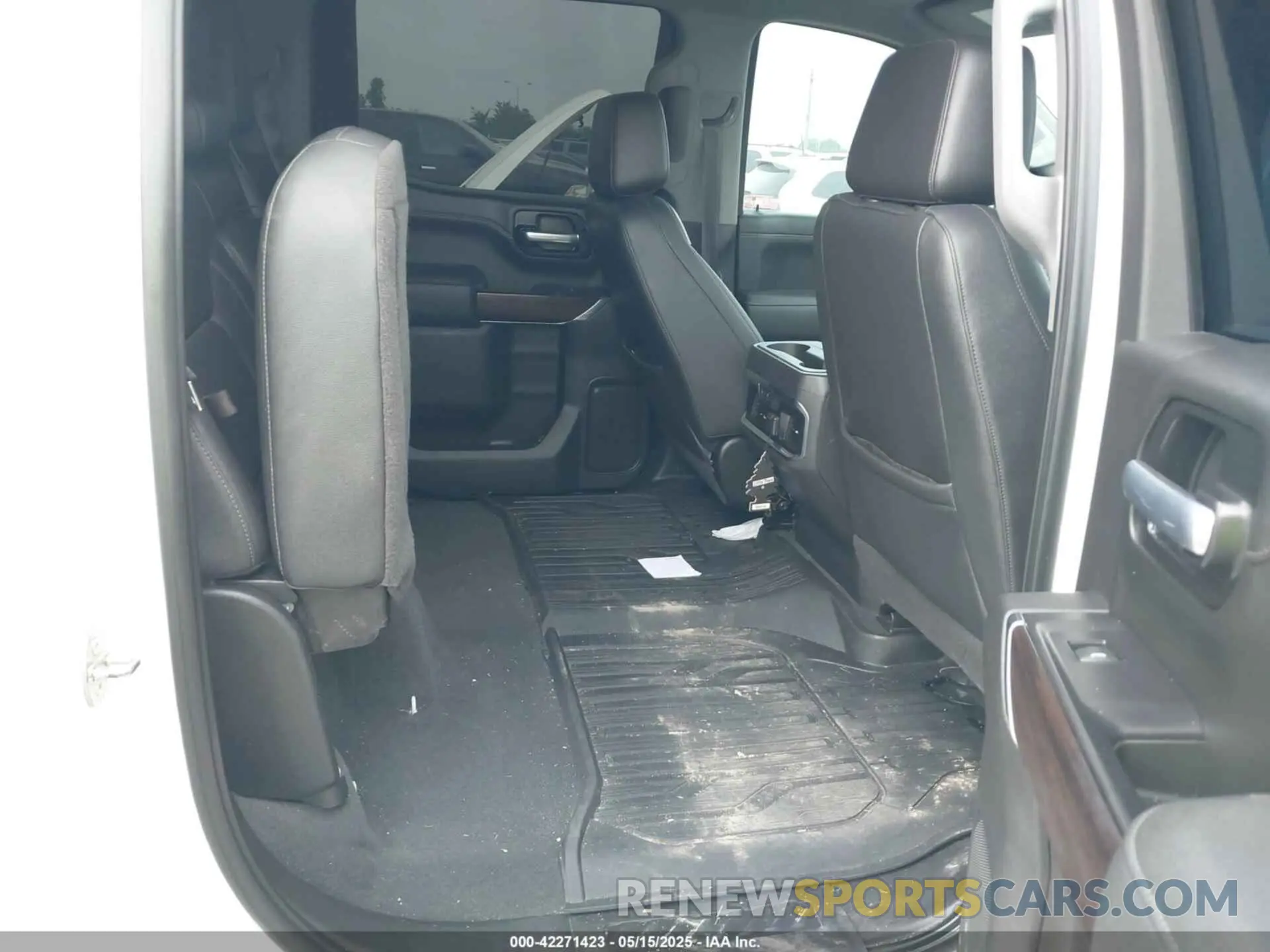8 Photograph of a damaged car 3GTU9DED3MG256869 GMC SIERRA 1500 2021