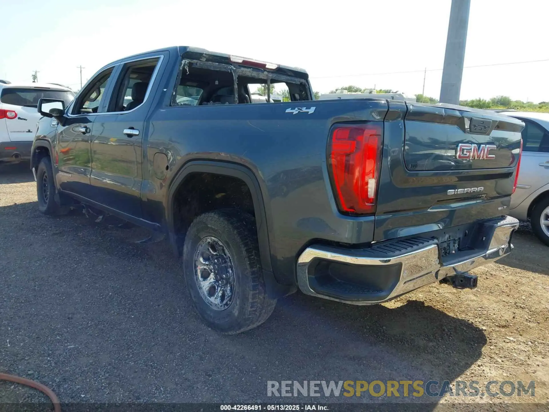 3 Photograph of a damaged car 3GTU9DED4MG127507 GMC SIERRA 1500 2021