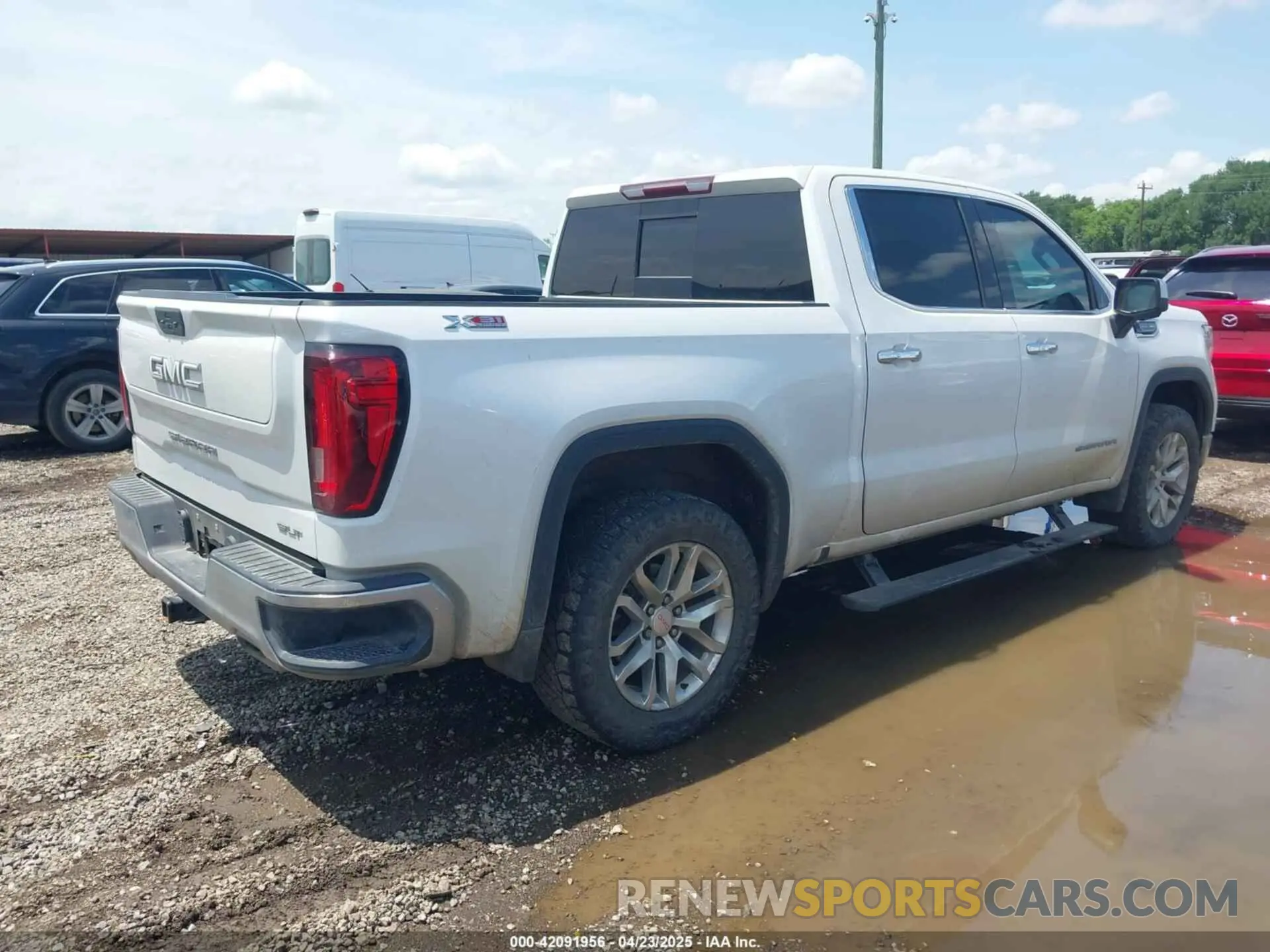 4 Photograph of a damaged car 3GTU9DED4MG376311 GMC SIERRA 1500 2021