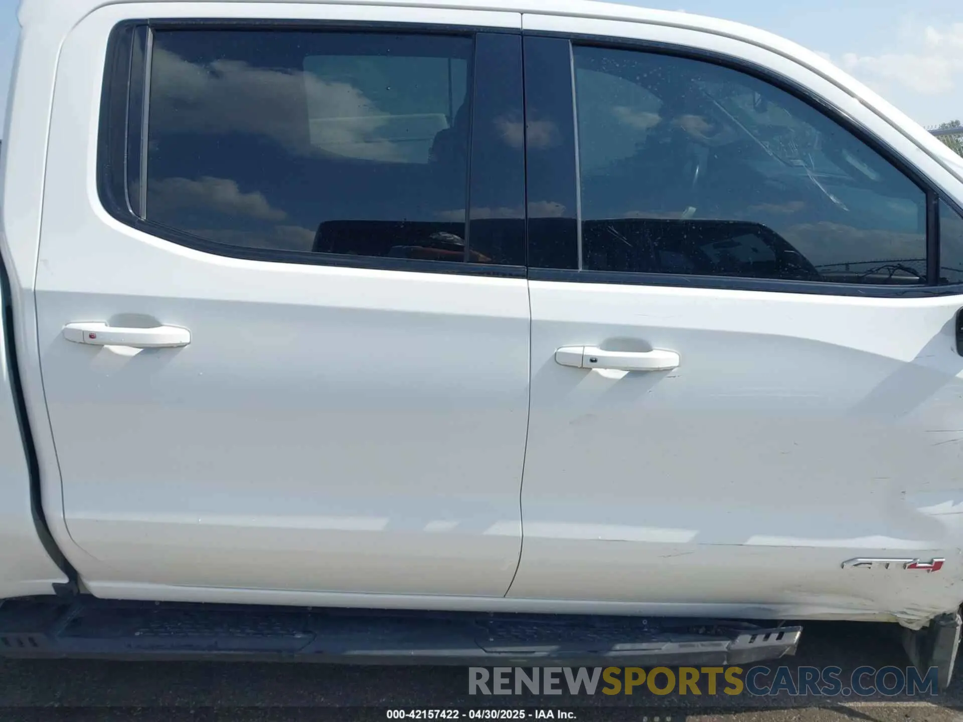 13 Photograph of a damaged car 3GTU9EET5MG407563 GMC SIERRA 1500 2021