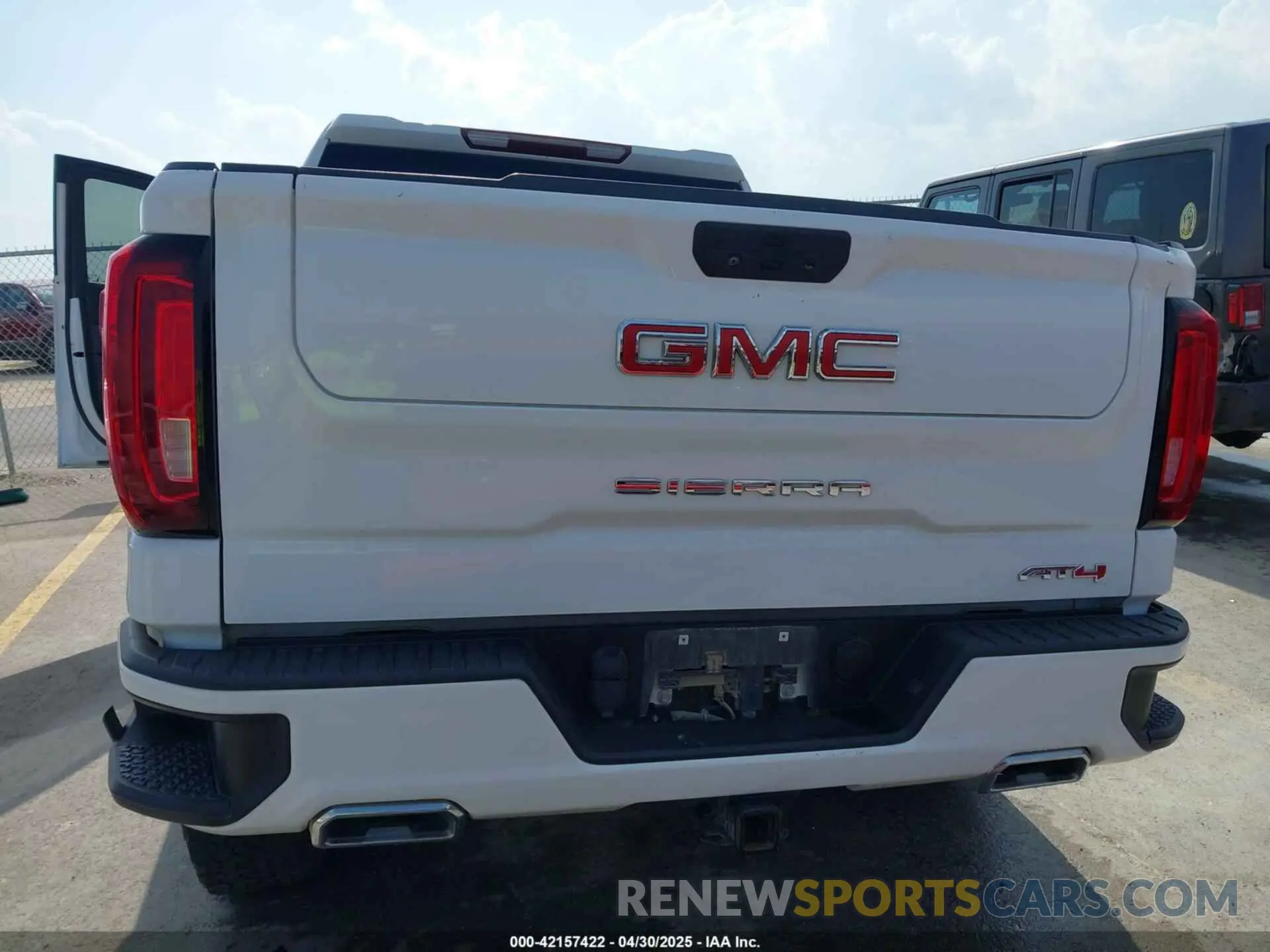 16 Photograph of a damaged car 3GTU9EET5MG407563 GMC SIERRA 1500 2021