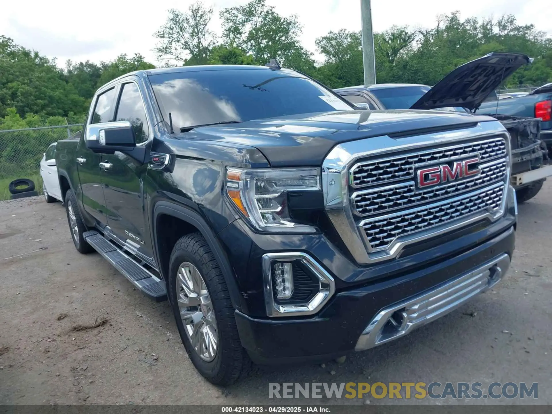 1 Photograph of a damaged car 3GTU9FEL0MG372694 GMC SIERRA 1500 2021