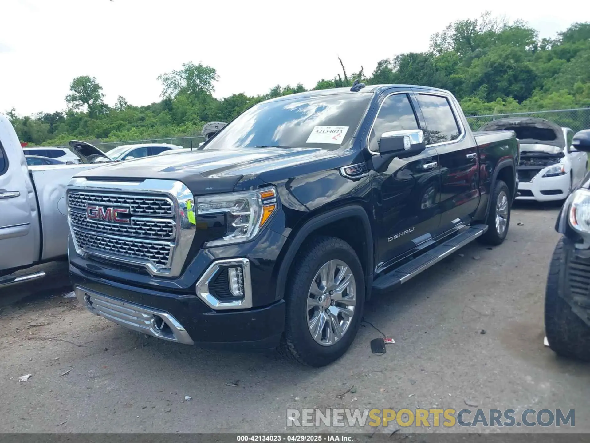 2 Photograph of a damaged car 3GTU9FEL0MG372694 GMC SIERRA 1500 2021