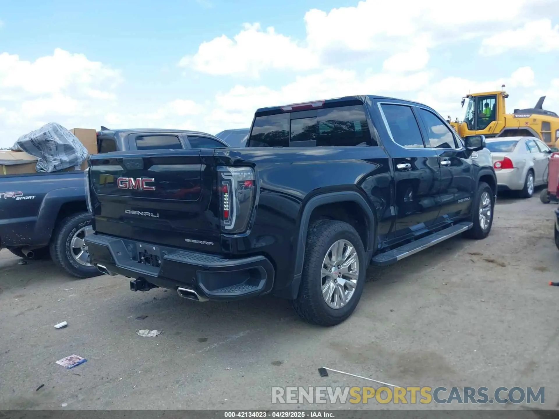 4 Photograph of a damaged car 3GTU9FEL0MG372694 GMC SIERRA 1500 2021