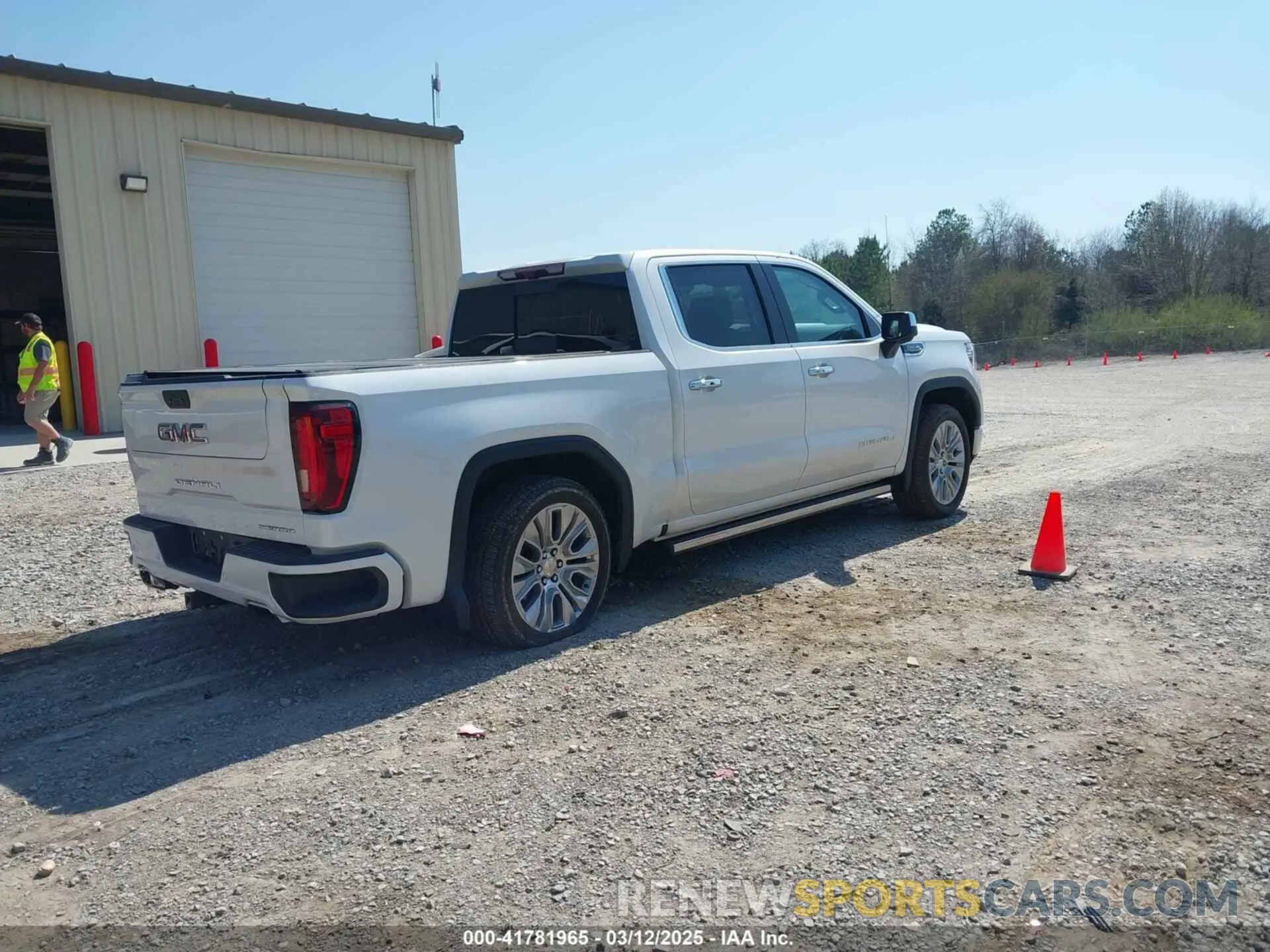 4 Photograph of a damaged car 3GTU9FEL6MG344432 GMC SIERRA 1500 2021