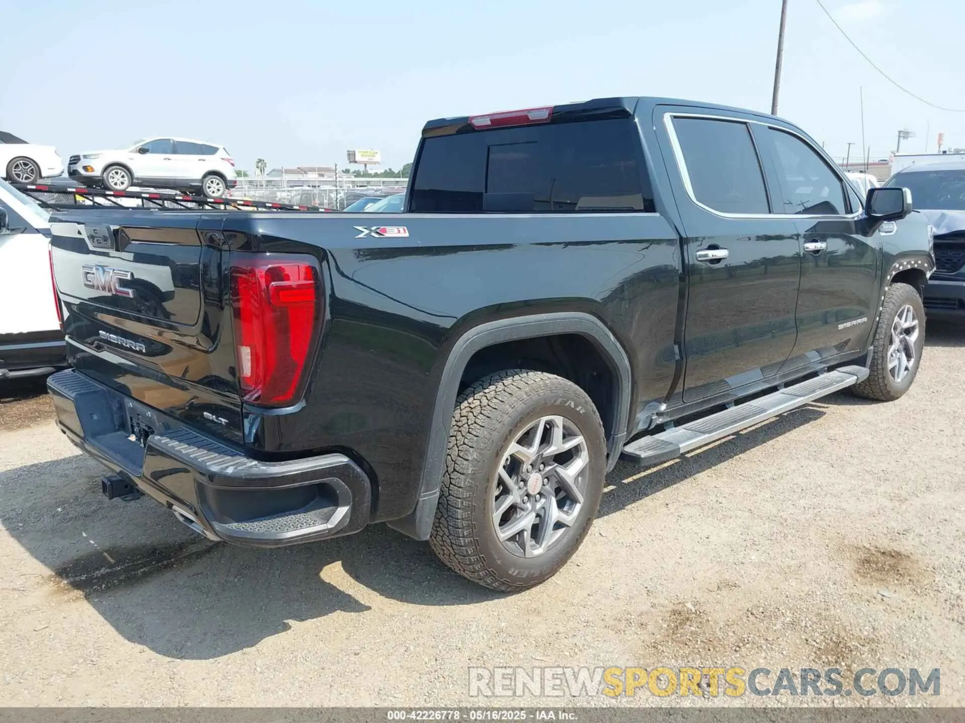 4 Photograph of a damaged car 1GTUUDED1NZ646000 GMC SIERRA 1500 2022