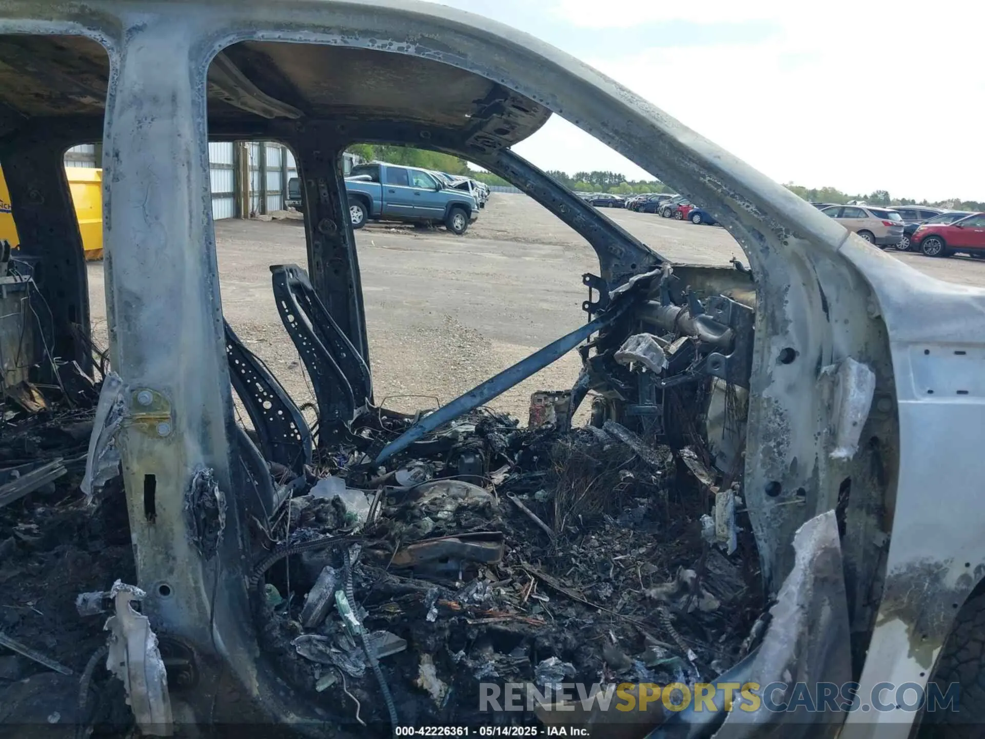 5 Фотография поврежденного автомобиля 1GTUUDED4NZ634939 GMC SIERRA 1500 2022