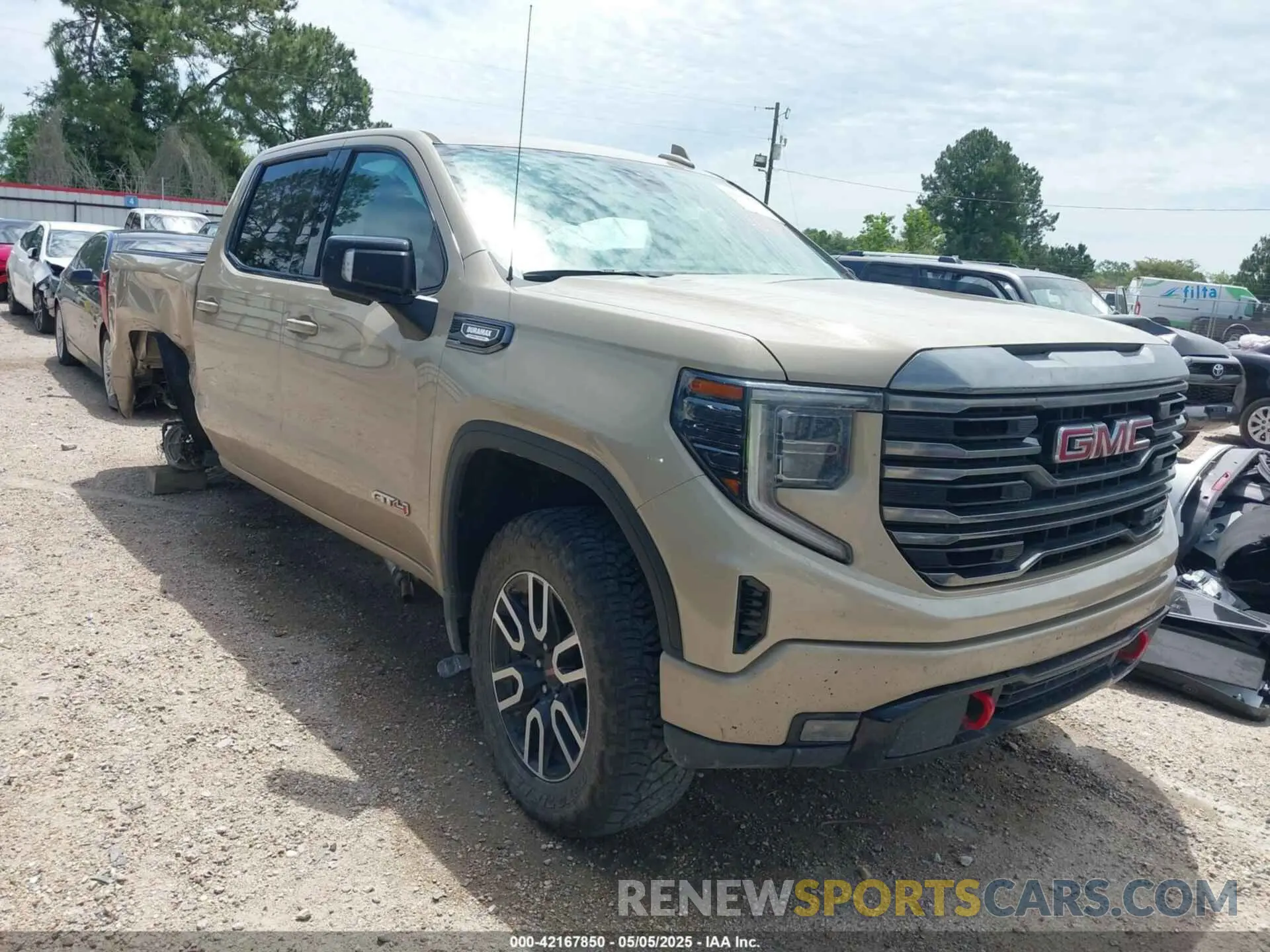 1 Фотография поврежденного автомобиля 1GTUUEET3NZ611472 GMC SIERRA 1500 2022