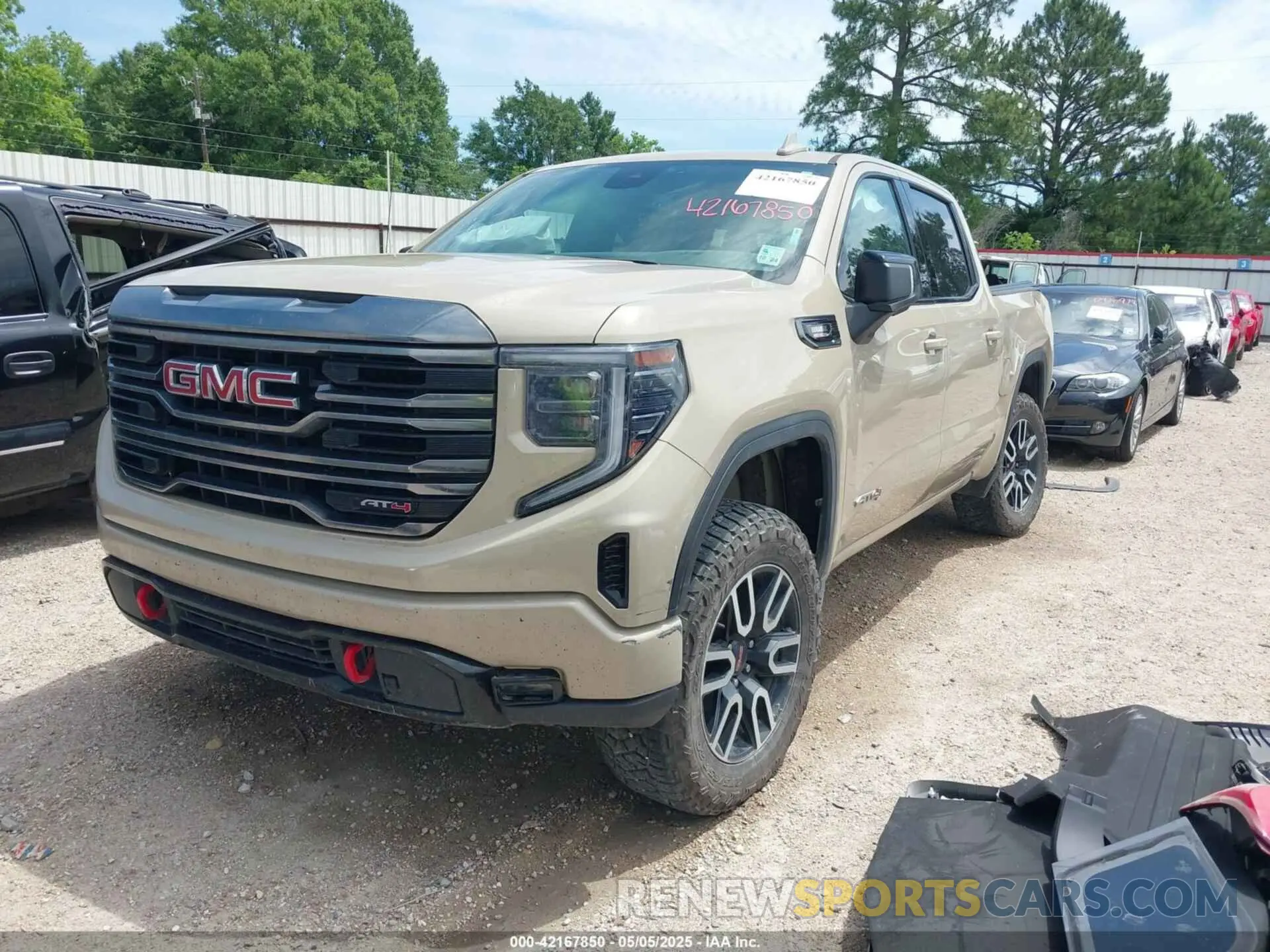 2 Фотография поврежденного автомобиля 1GTUUEET3NZ611472 GMC SIERRA 1500 2022