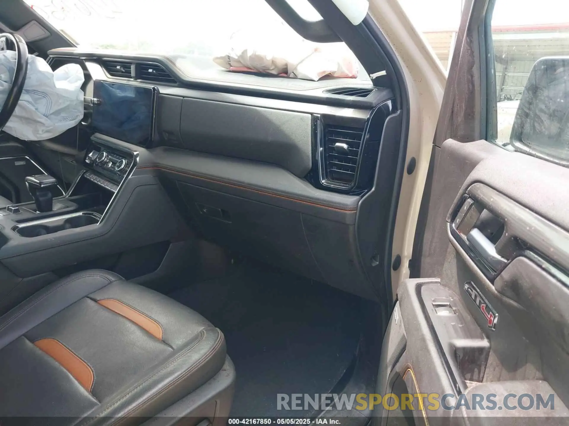 5 Фотография поврежденного автомобиля 1GTUUEET3NZ611472 GMC SIERRA 1500 2022