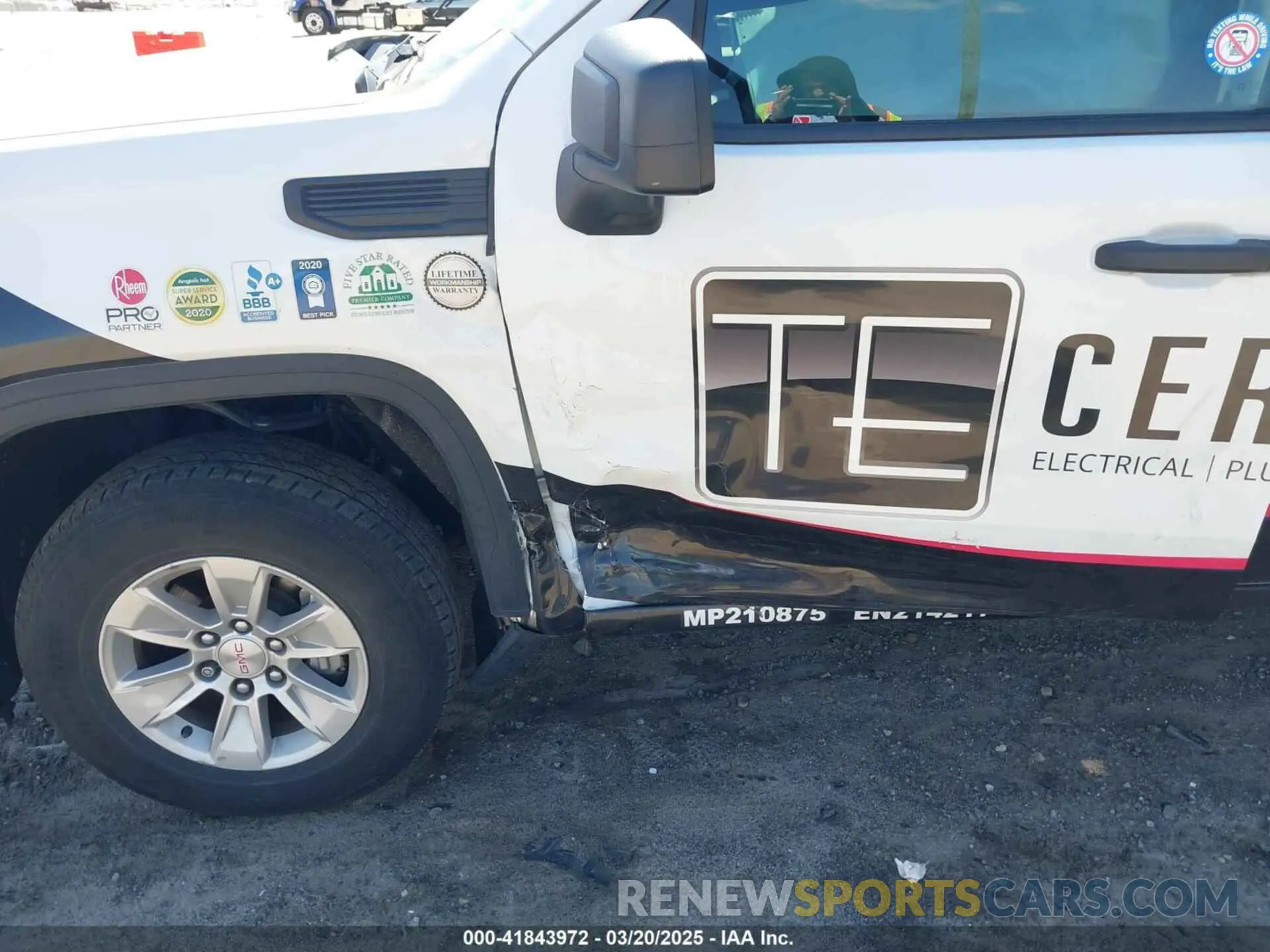 6 Фотография поврежденного автомобиля 3GTPHAED0NG557356 GMC SIERRA 1500 2022