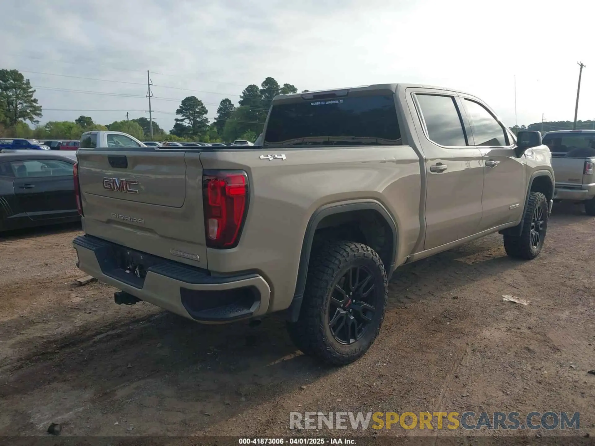 4 Photograph of a damaged car 3GTPUCEKXNG689661 GMC SIERRA 1500 2022