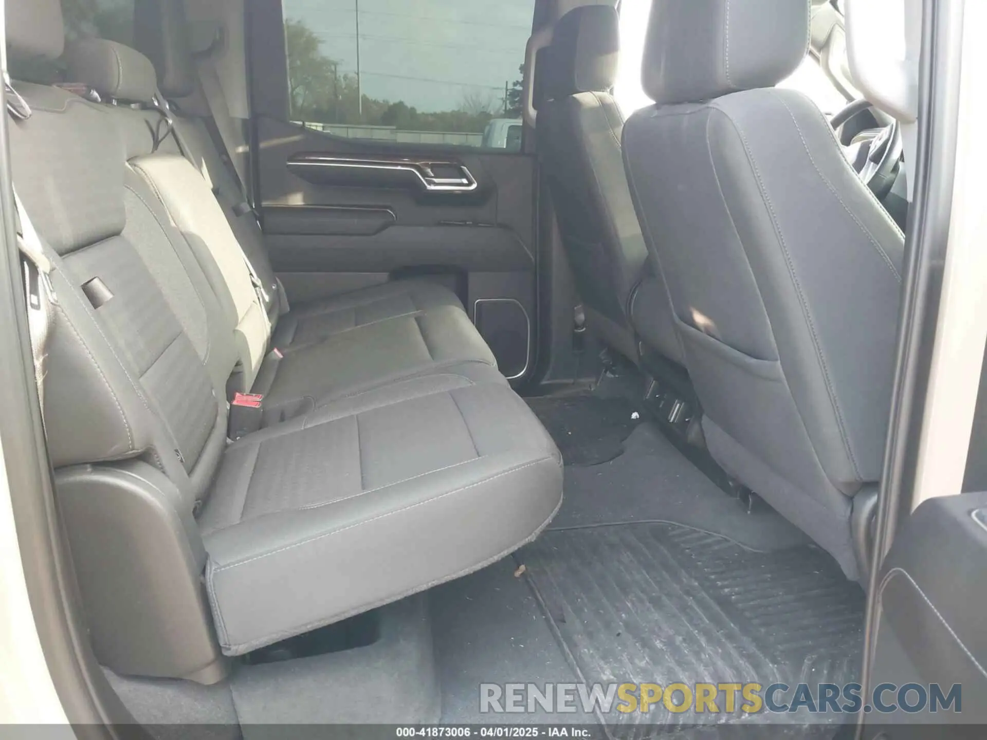 8 Photograph of a damaged car 3GTPUCEKXNG689661 GMC SIERRA 1500 2022