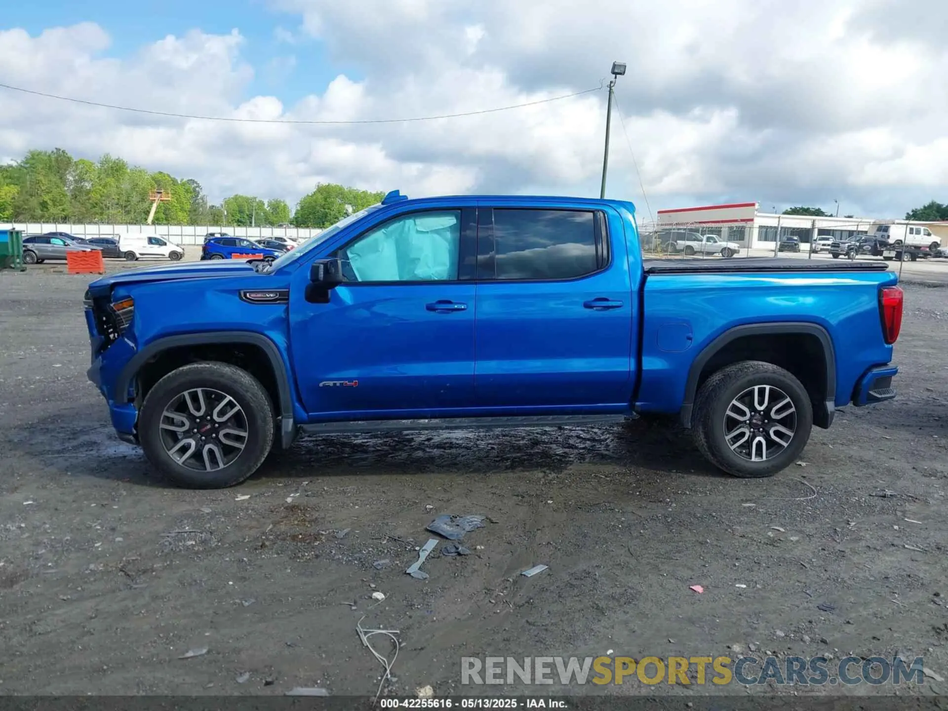 14 Photograph of a damaged car 3GTPUEEL2NG512820 GMC SIERRA 1500 2022