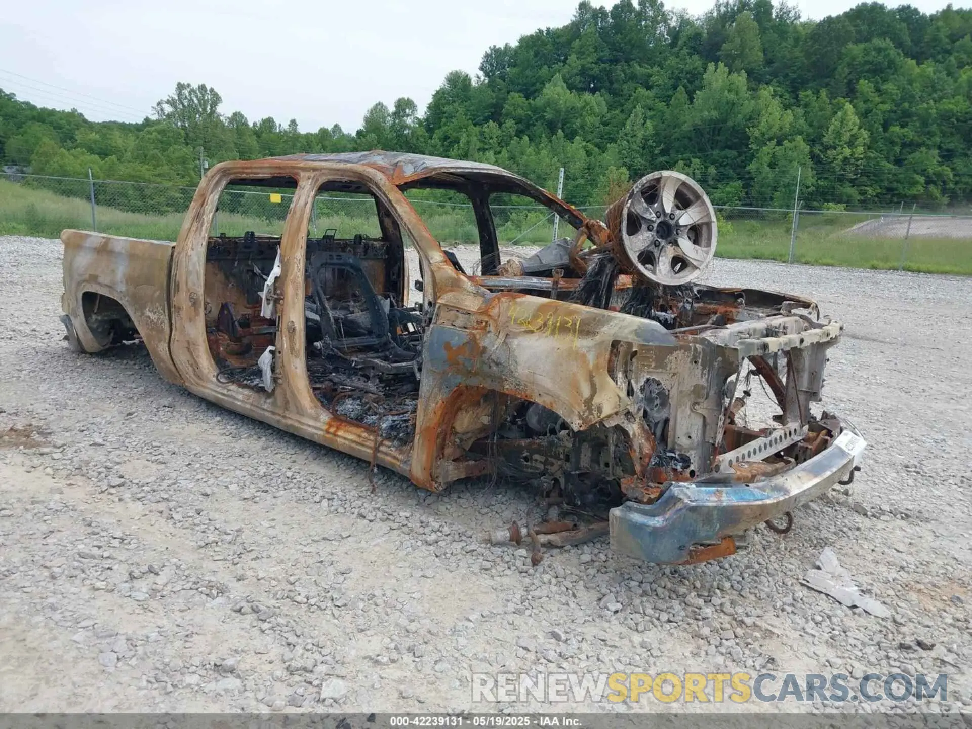 1 Photograph of a damaged car 3GTUUBED8NG587547 GMC SIERRA 1500 2022