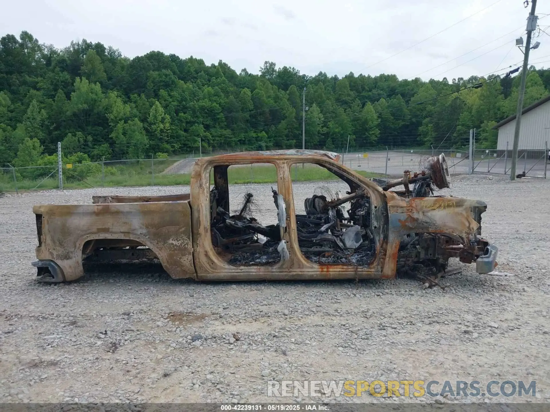 12 Photograph of a damaged car 3GTUUBED8NG587547 GMC SIERRA 1500 2022
