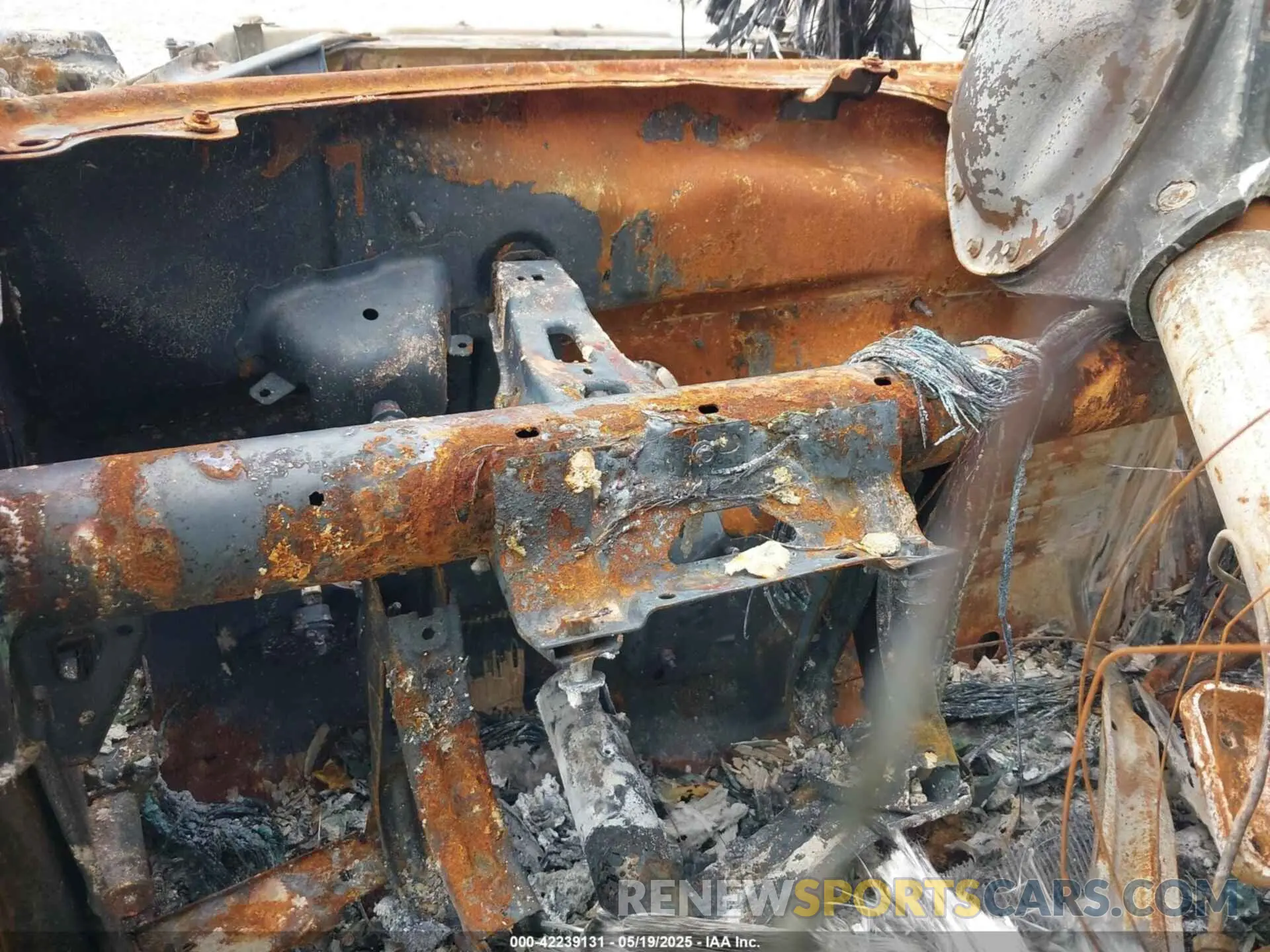 14 Photograph of a damaged car 3GTUUBED8NG587547 GMC SIERRA 1500 2022
