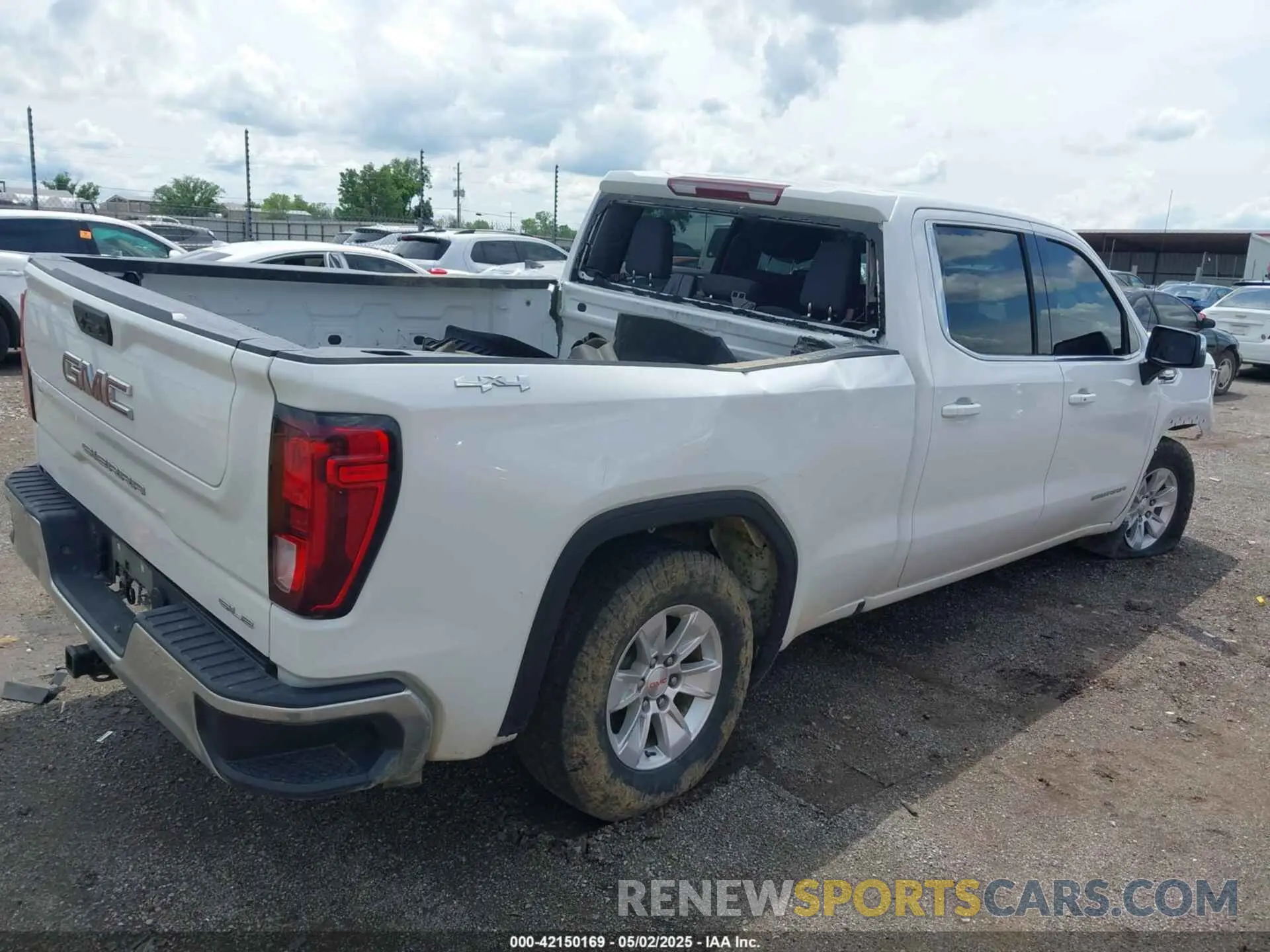 4 Фотография поврежденного автомобиля 3GTUUBET3NG543849 GMC SIERRA 1500 2022