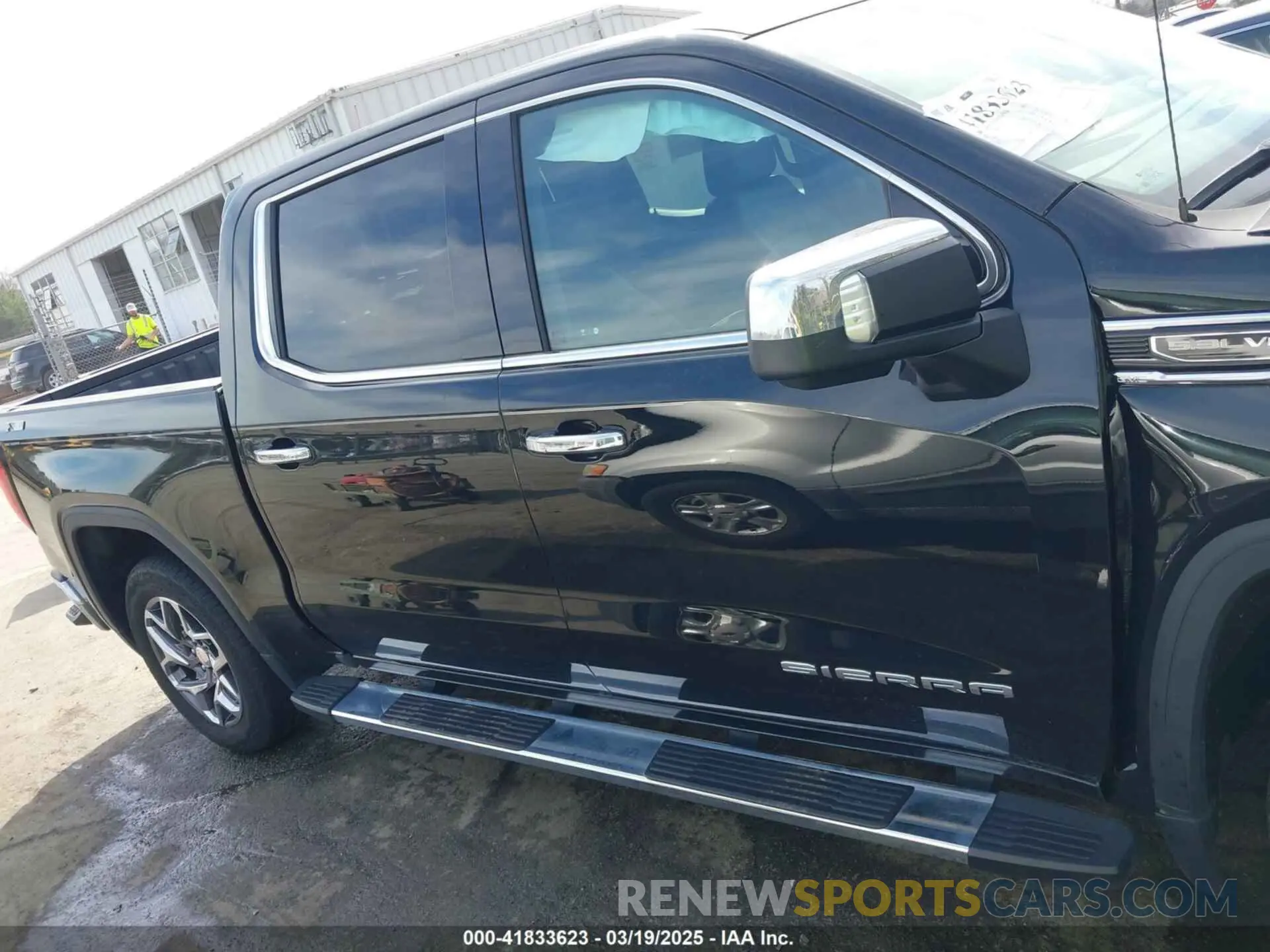 13 Photograph of a damaged car 3GTUUDED5NG606258 GMC SIERRA 1500 2022