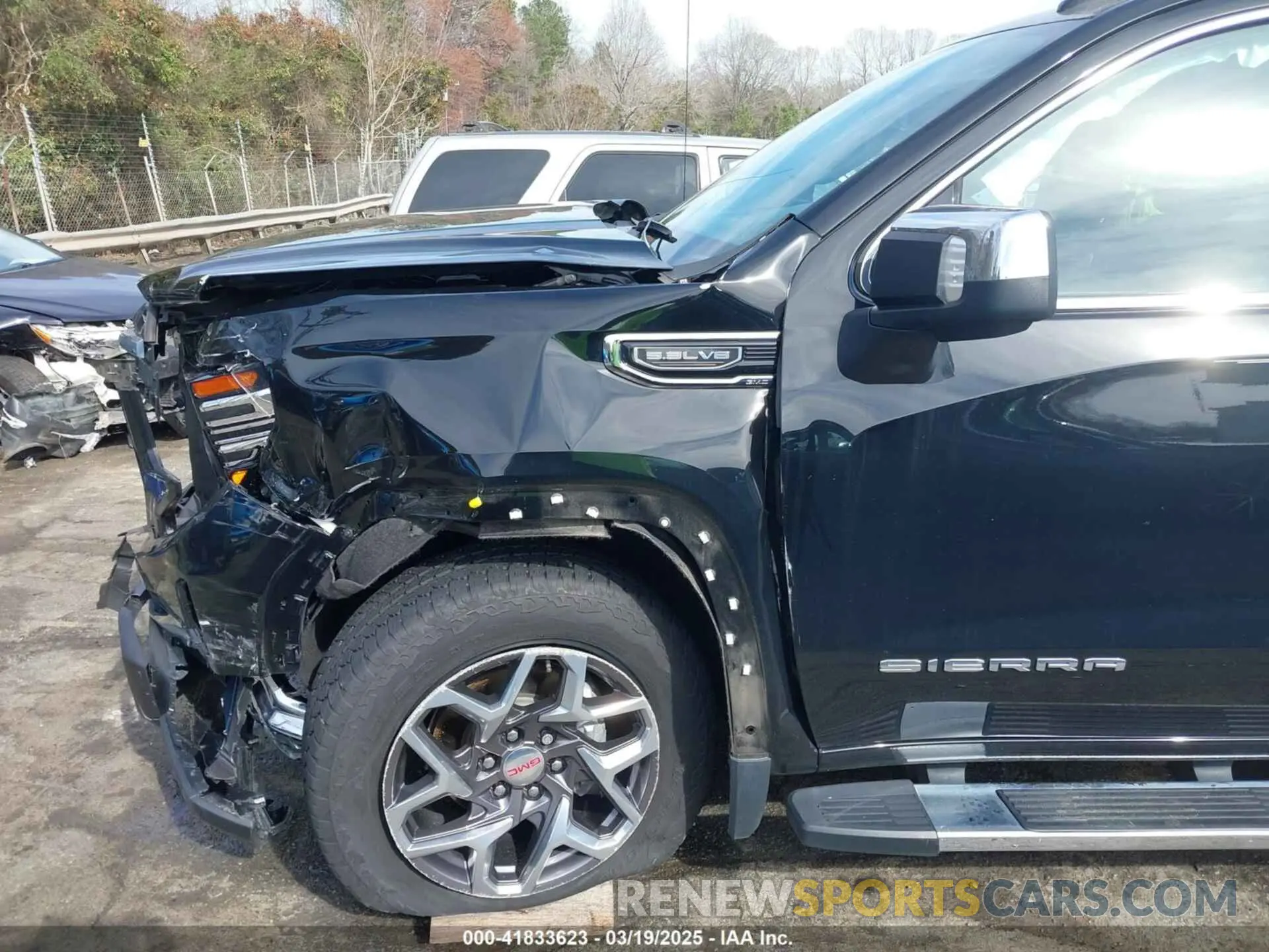 18 Photograph of a damaged car 3GTUUDED5NG606258 GMC SIERRA 1500 2022