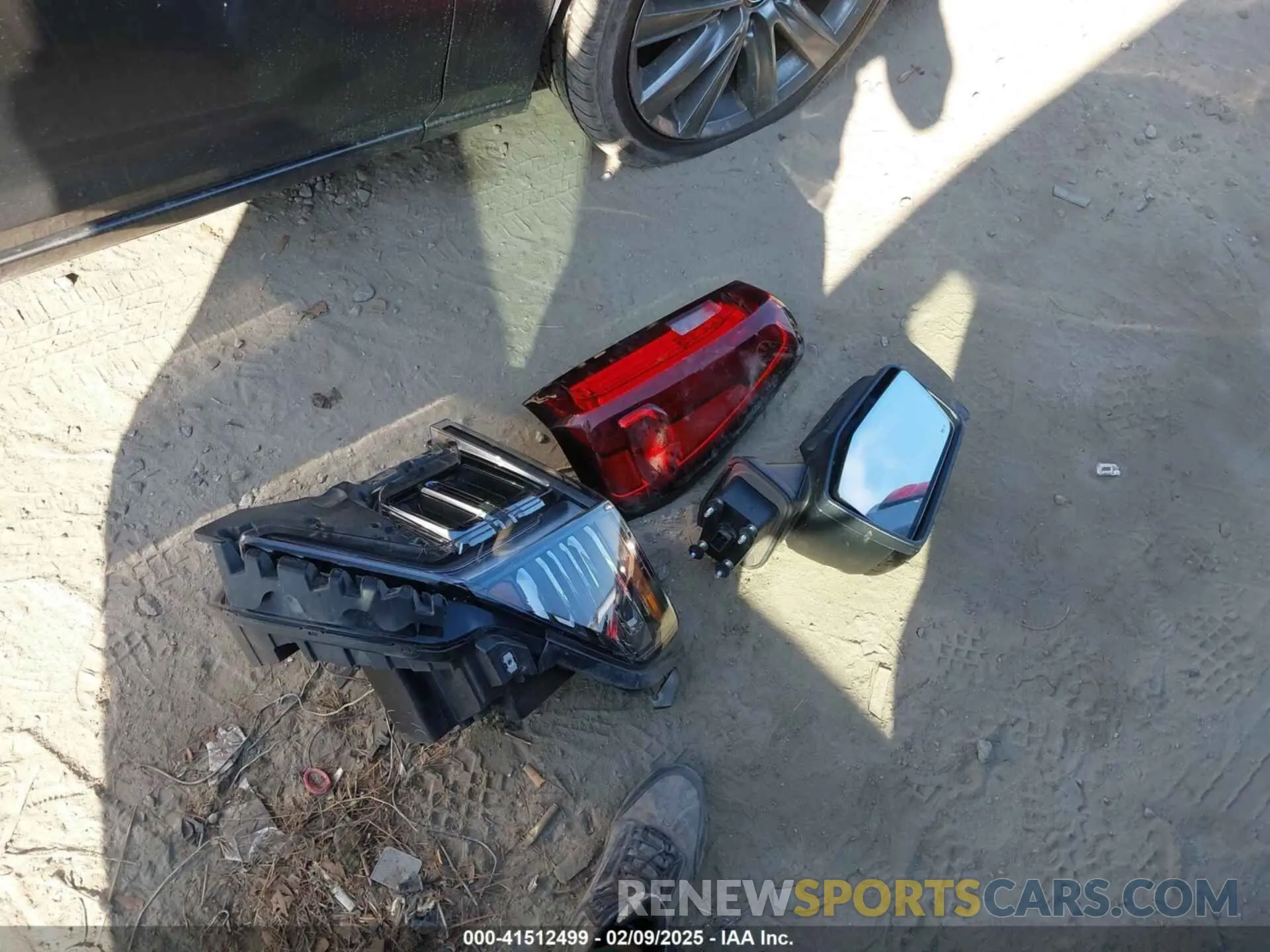 12 Фотография поврежденного автомобиля 3GTUUEET3NG563018 GMC SIERRA 1500 2022