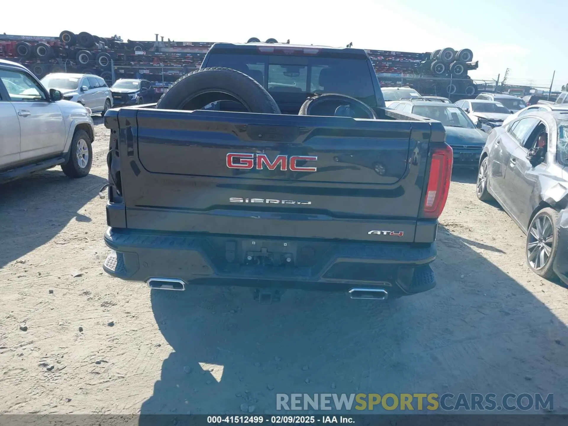 17 Фотография поврежденного автомобиля 3GTUUEET3NG563018 GMC SIERRA 1500 2022