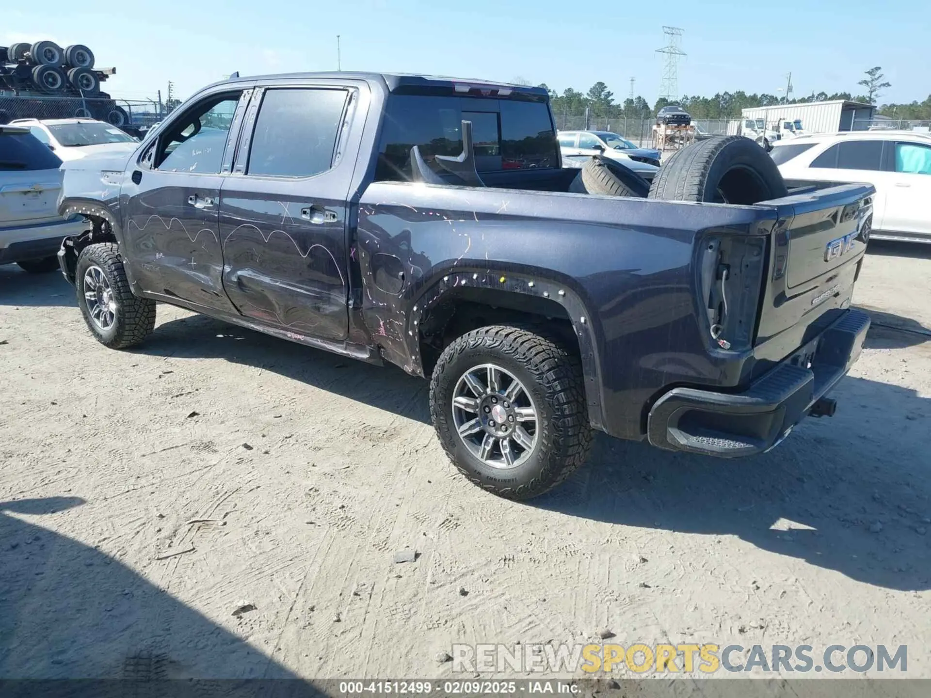 3 Фотография поврежденного автомобиля 3GTUUEET3NG563018 GMC SIERRA 1500 2022