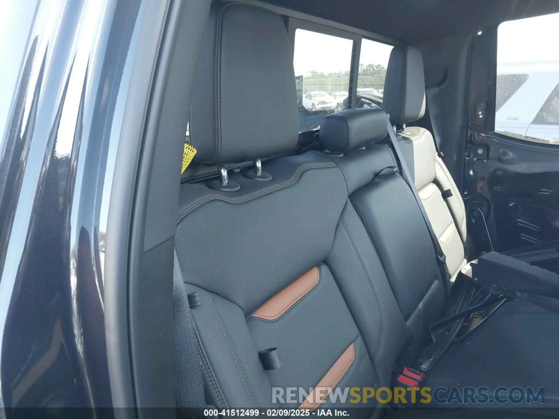 8 Фотография поврежденного автомобиля 3GTUUEET3NG563018 GMC SIERRA 1500 2022