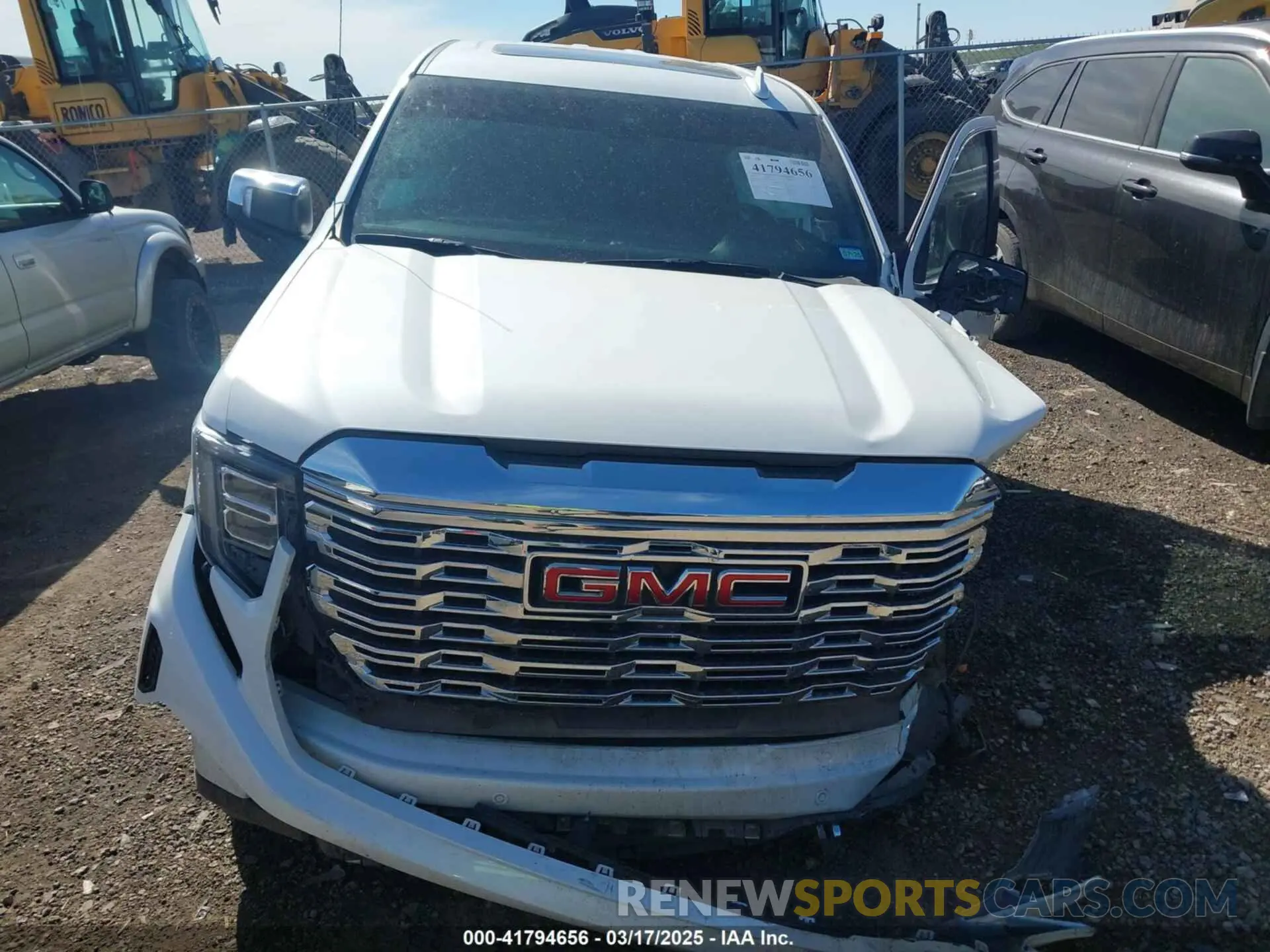13 Photograph of a damaged car 3GTUUGED3NG682482 GMC SIERRA 1500 2022