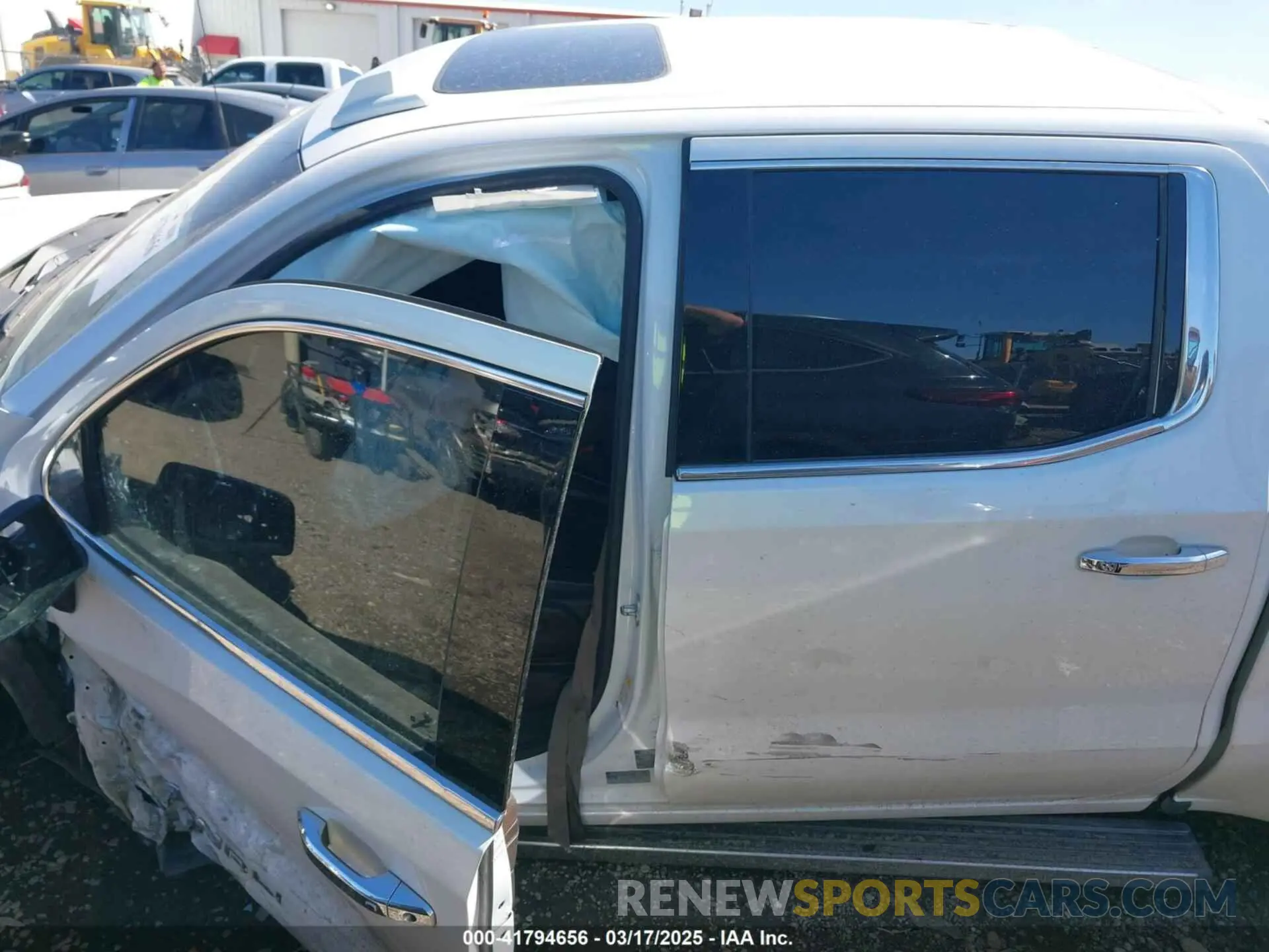 15 Photograph of a damaged car 3GTUUGED3NG682482 GMC SIERRA 1500 2022