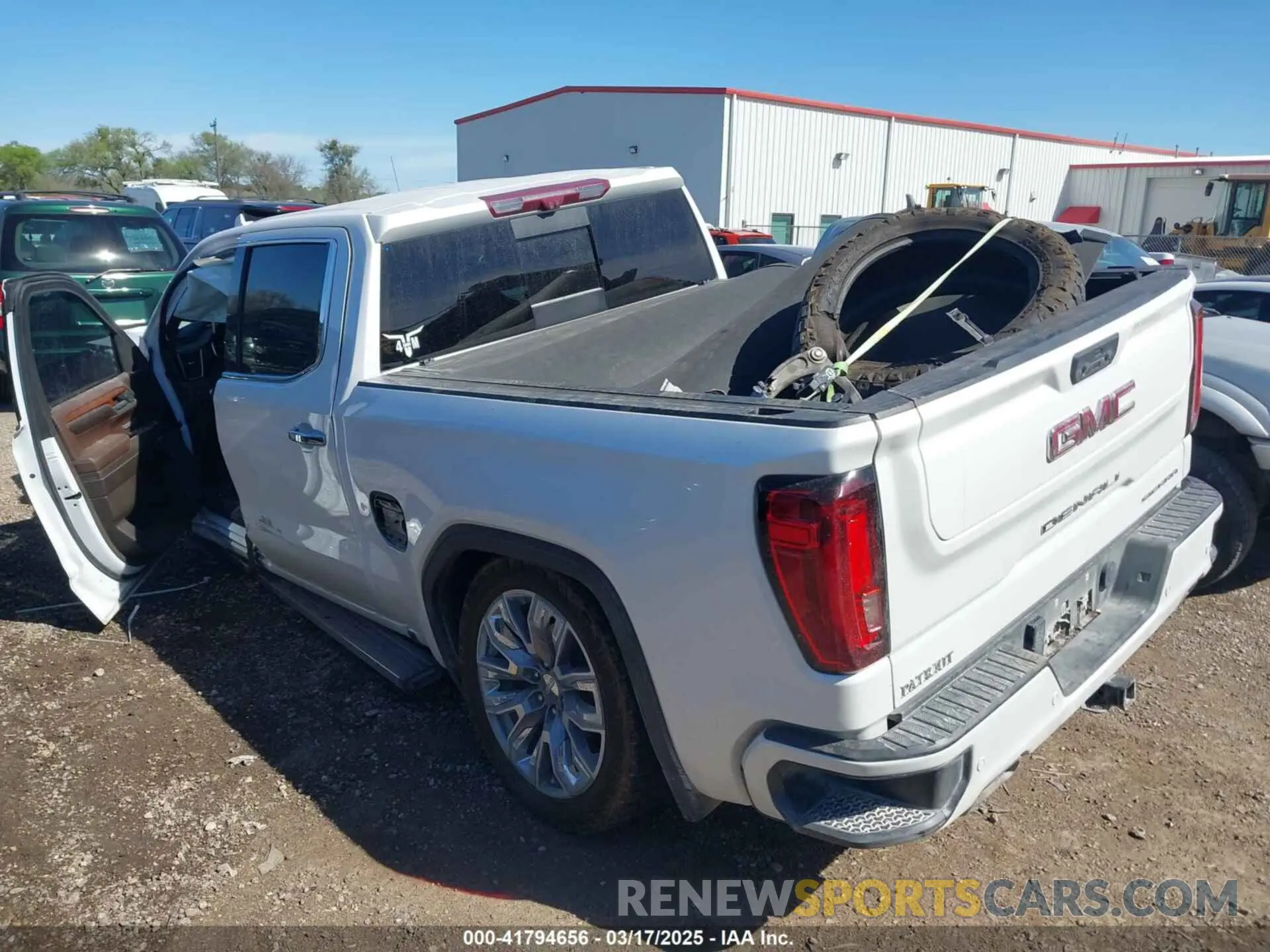 3 Photograph of a damaged car 3GTUUGED3NG682482 GMC SIERRA 1500 2022