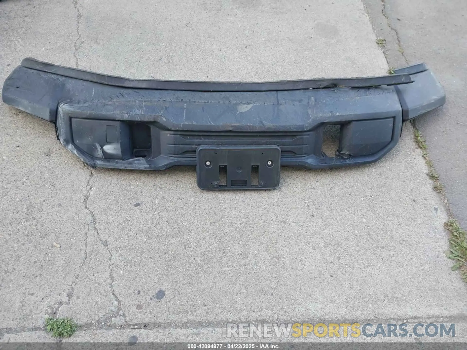 11 Photograph of a damaged car 1GTRHAED9PZ273476 GMC SIERRA 1500 2023
