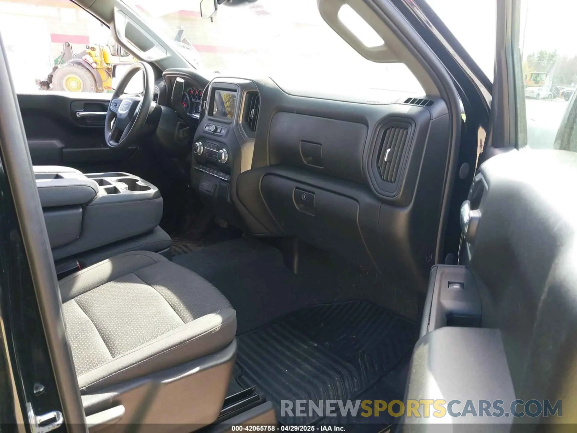 5 Фотография поврежденного автомобиля 1GTRUAED5PZ313029 GMC SIERRA 1500 2023