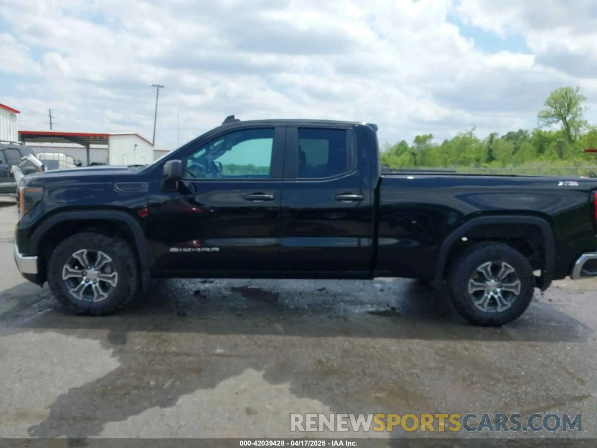 14 Photograph of a damaged car 1GTRUAED8PZ274243 GMC SIERRA 1500 2023