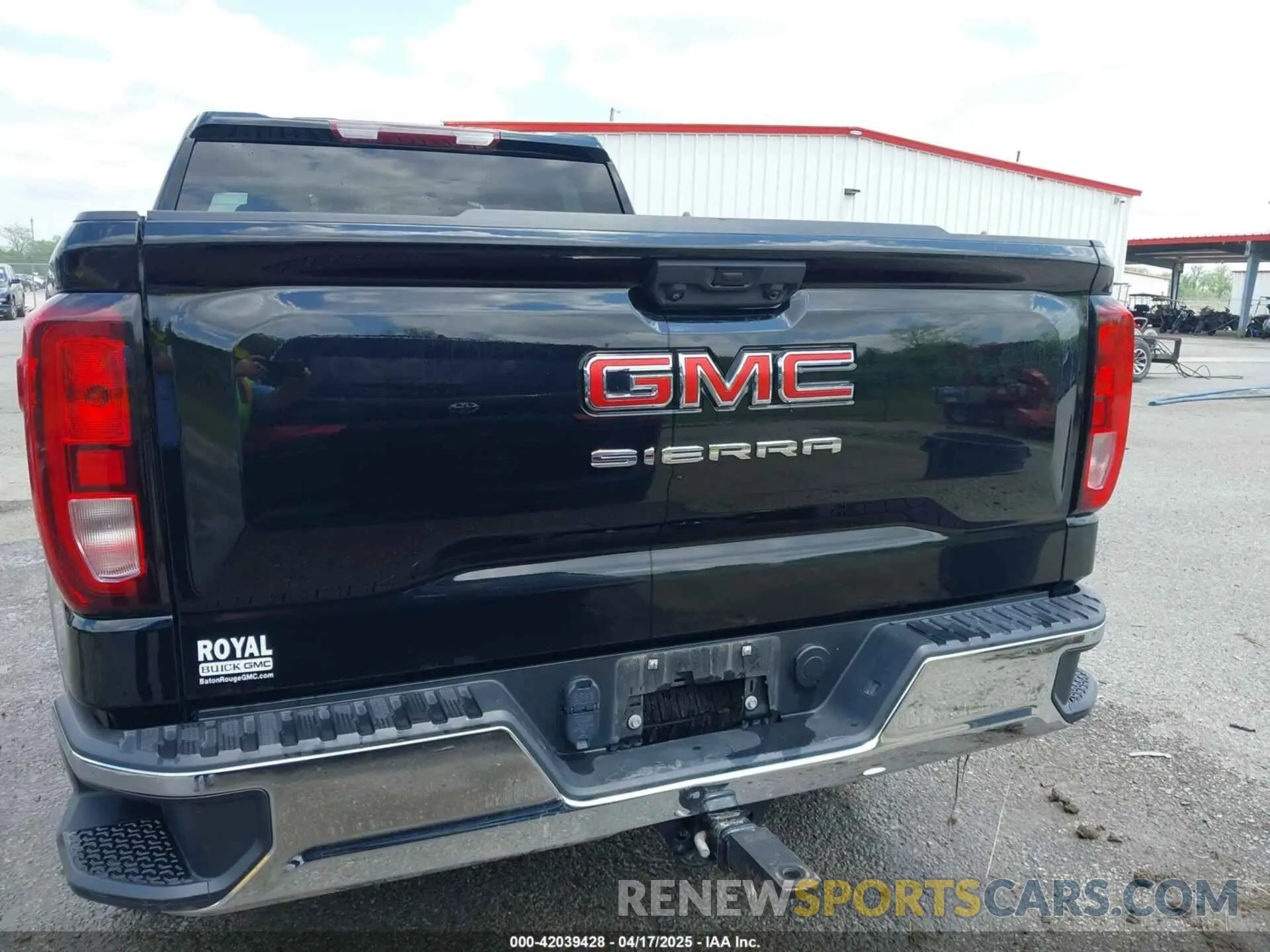16 Photograph of a damaged car 1GTRUAED8PZ274243 GMC SIERRA 1500 2023