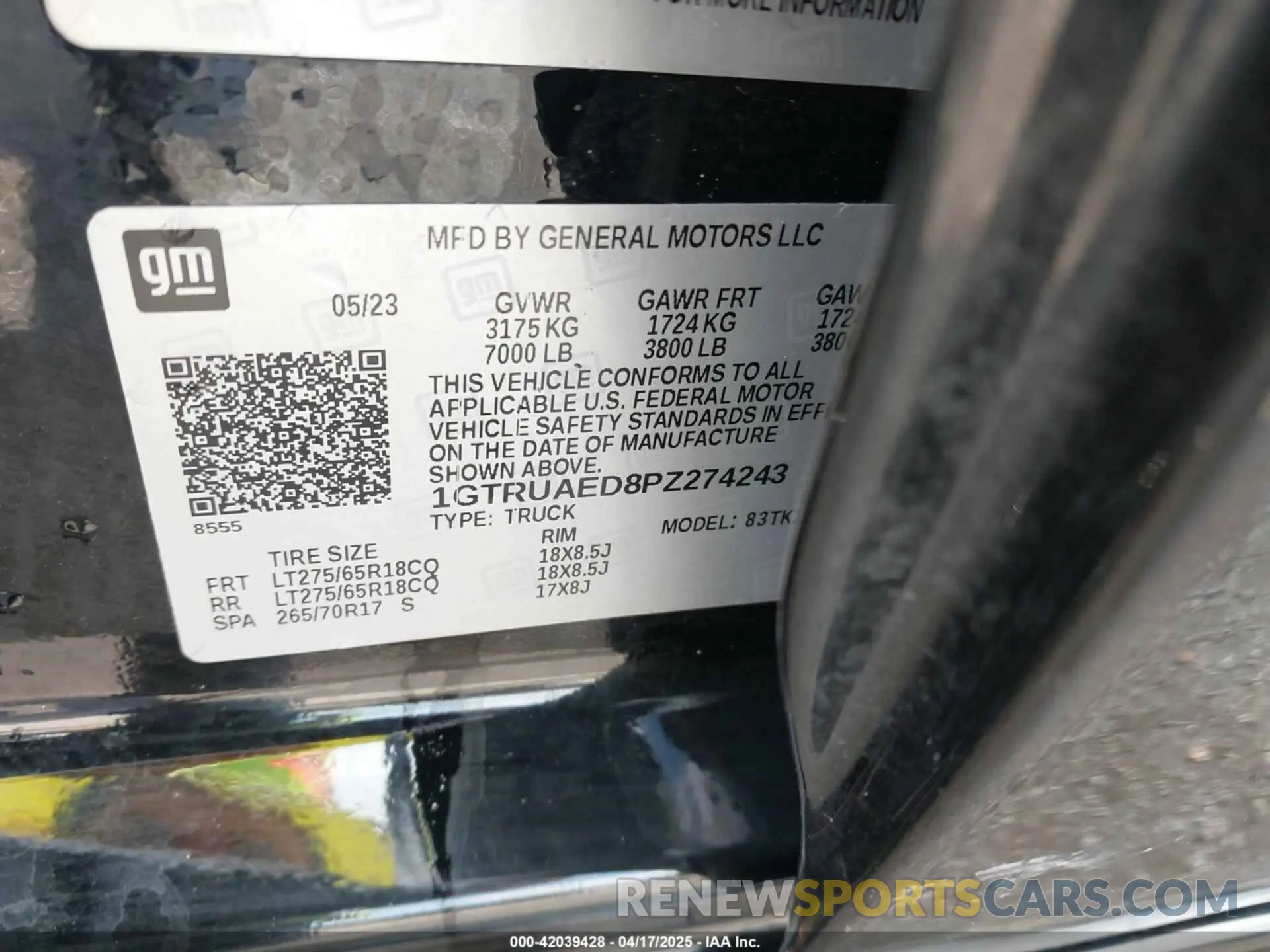 9 Photograph of a damaged car 1GTRUAED8PZ274243 GMC SIERRA 1500 2023