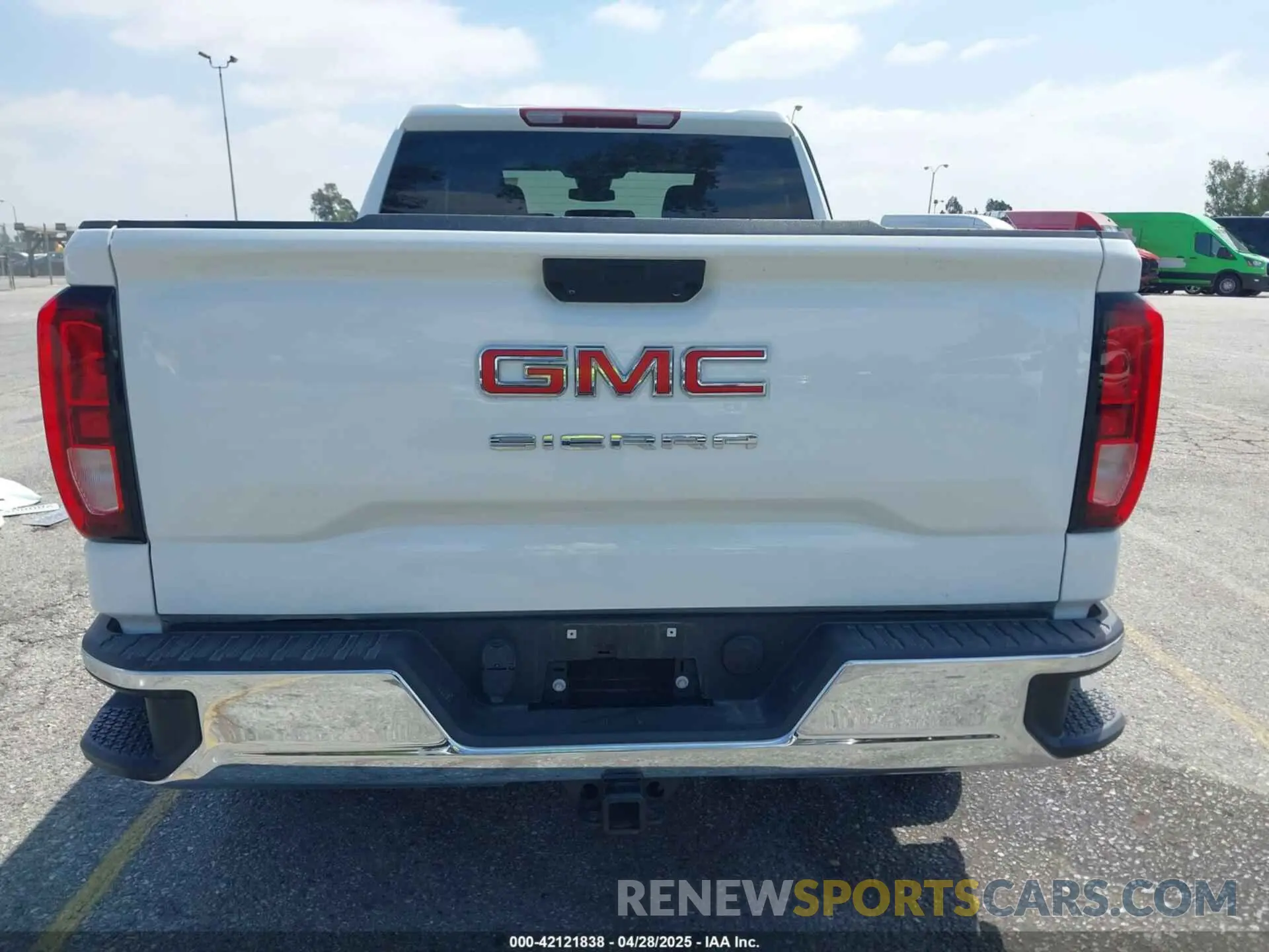 16 Photograph of a damaged car 1GTRUAEK4PZ254571 GMC SIERRA 1500 2023