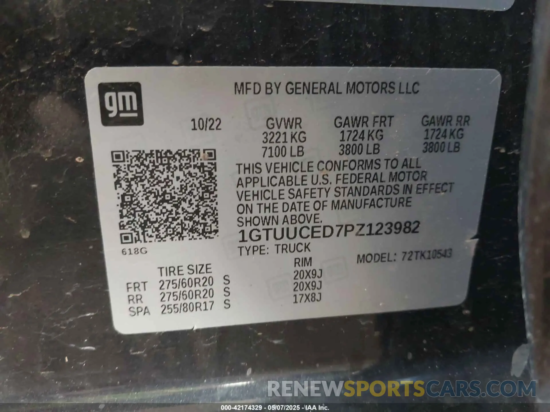 9 Photograph of a damaged car 1GTUUCED7PZ123982 GMC SIERRA 1500 2023