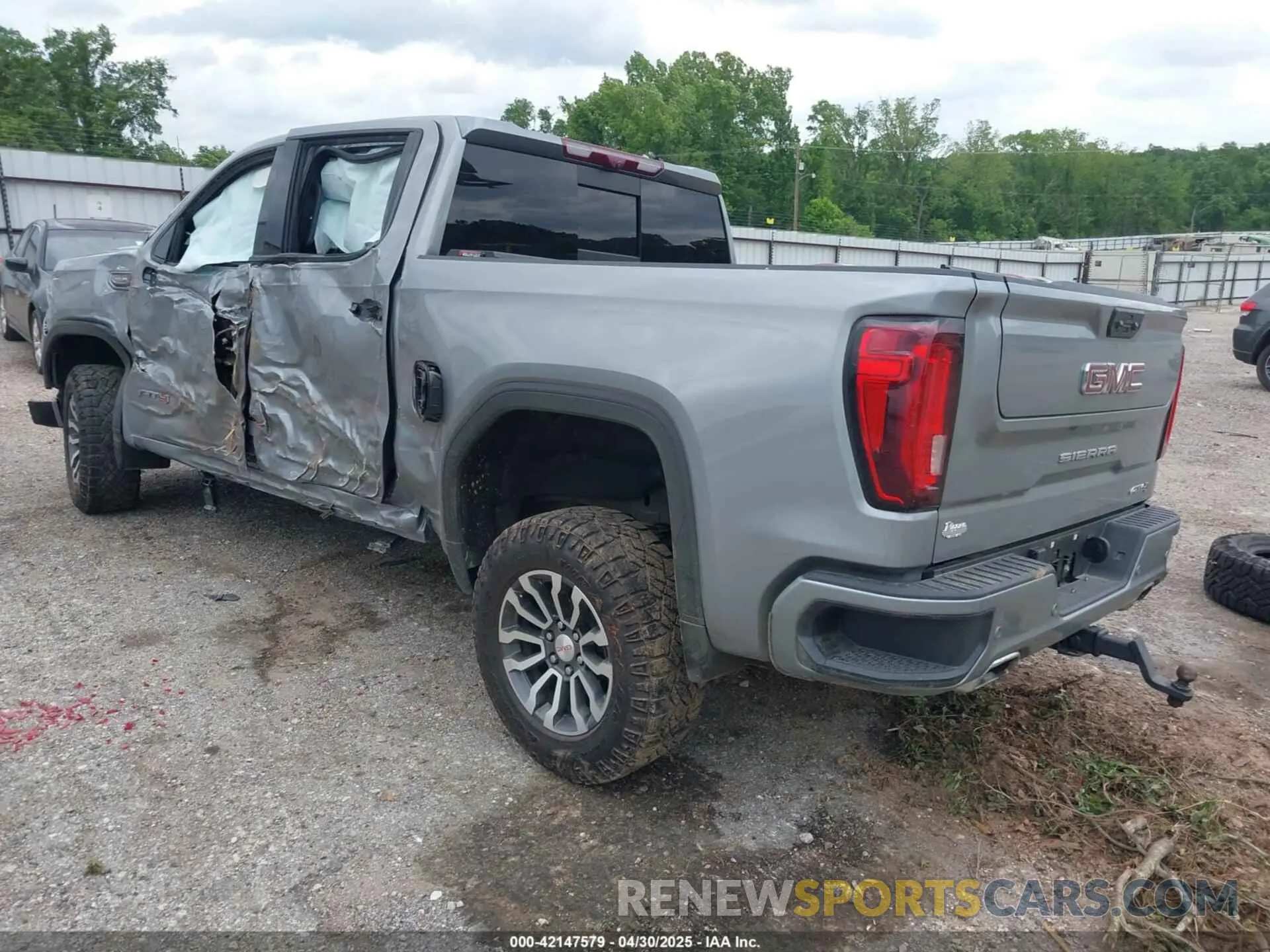 3 Photograph of a damaged car 1GTUUEEL1PZ197840 GMC SIERRA 1500 2023