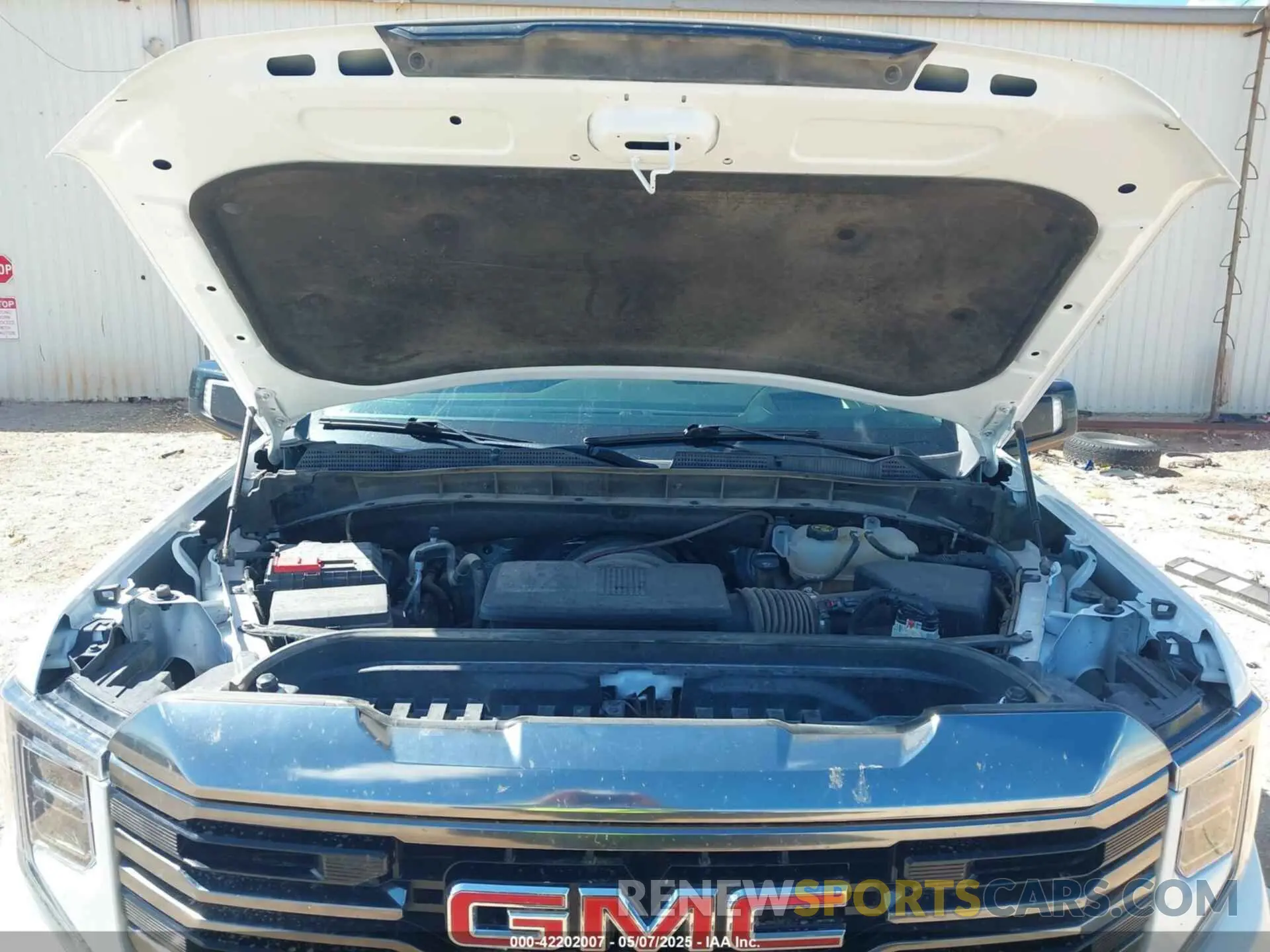 10 Photograph of a damaged car 1GTUUEEL2PZ200017 GMC SIERRA 1500 2023